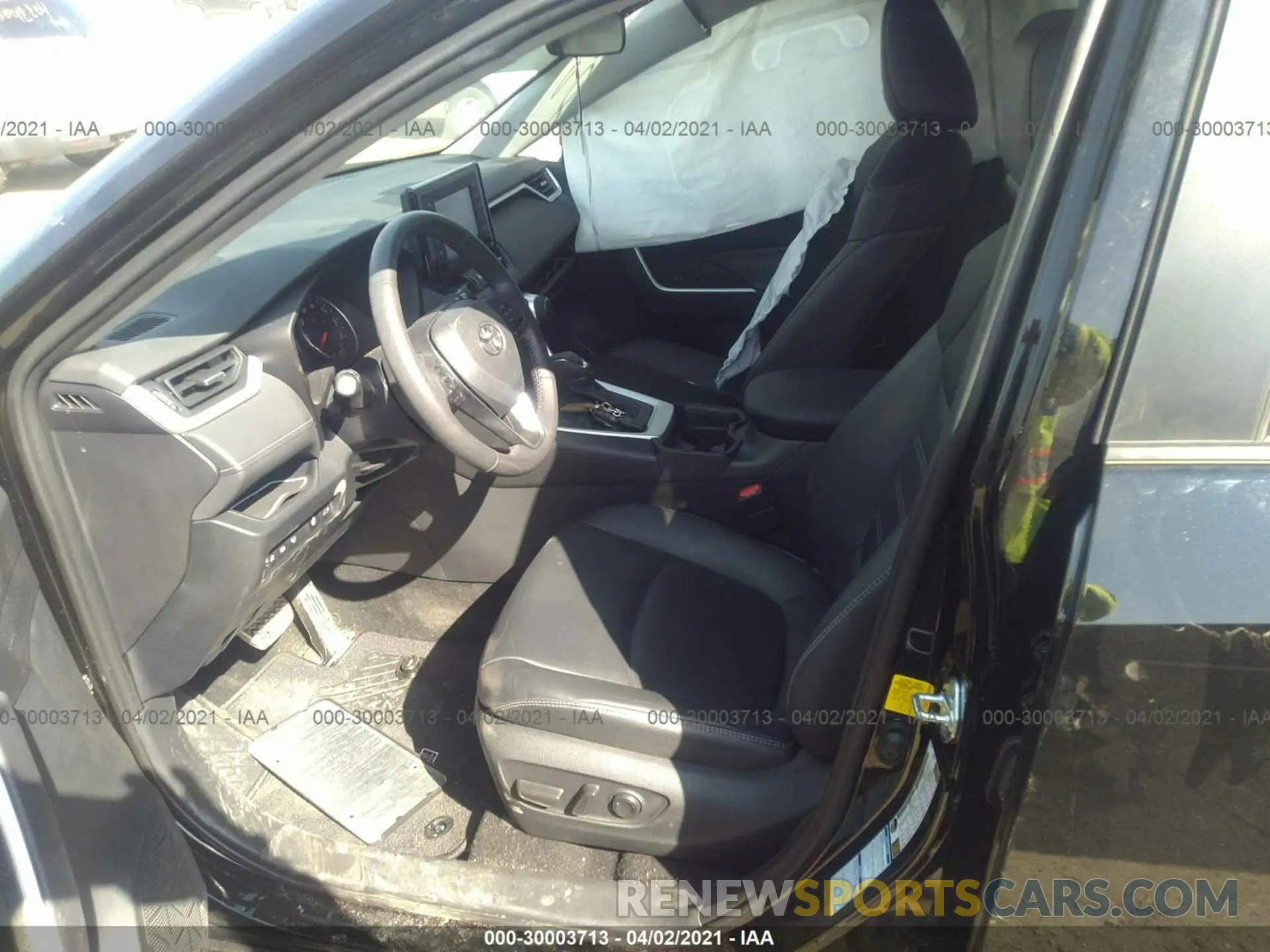 5 Photograph of a damaged car 2T3A1RFV3KW082166 TOYOTA RAV4 2019