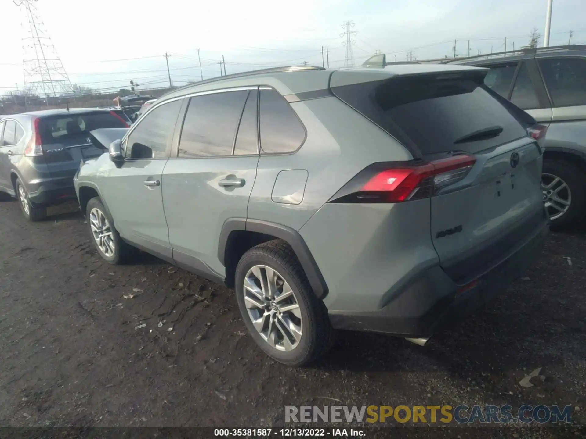 3 Photograph of a damaged car 2T3A1RFV4KC001371 TOYOTA RAV4 2019