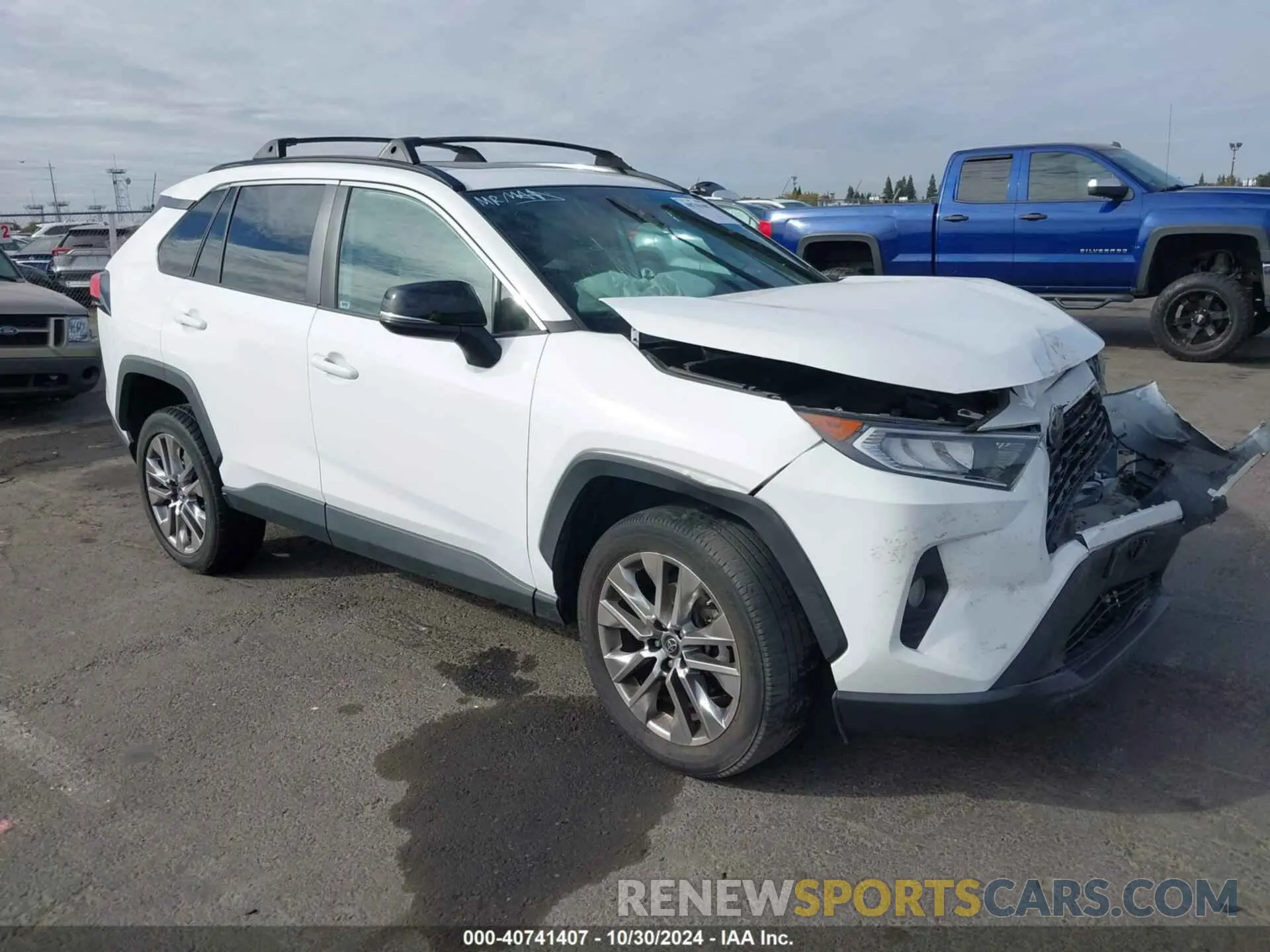 1 Photograph of a damaged car 2T3A1RFV4KC050778 TOYOTA RAV4 2019