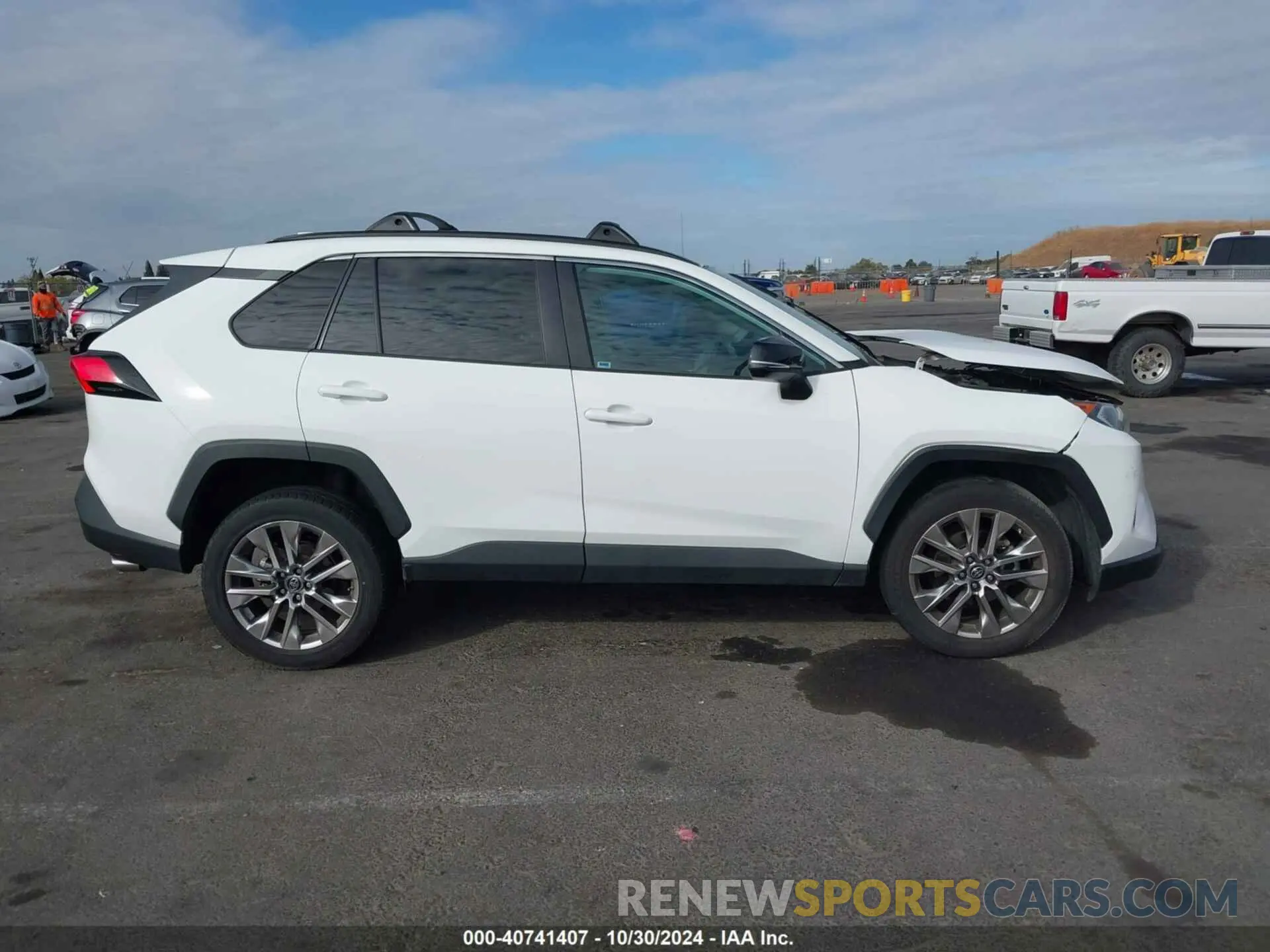 13 Photograph of a damaged car 2T3A1RFV4KC050778 TOYOTA RAV4 2019