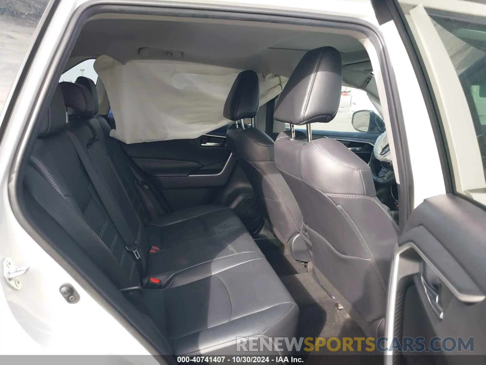 8 Photograph of a damaged car 2T3A1RFV4KC050778 TOYOTA RAV4 2019