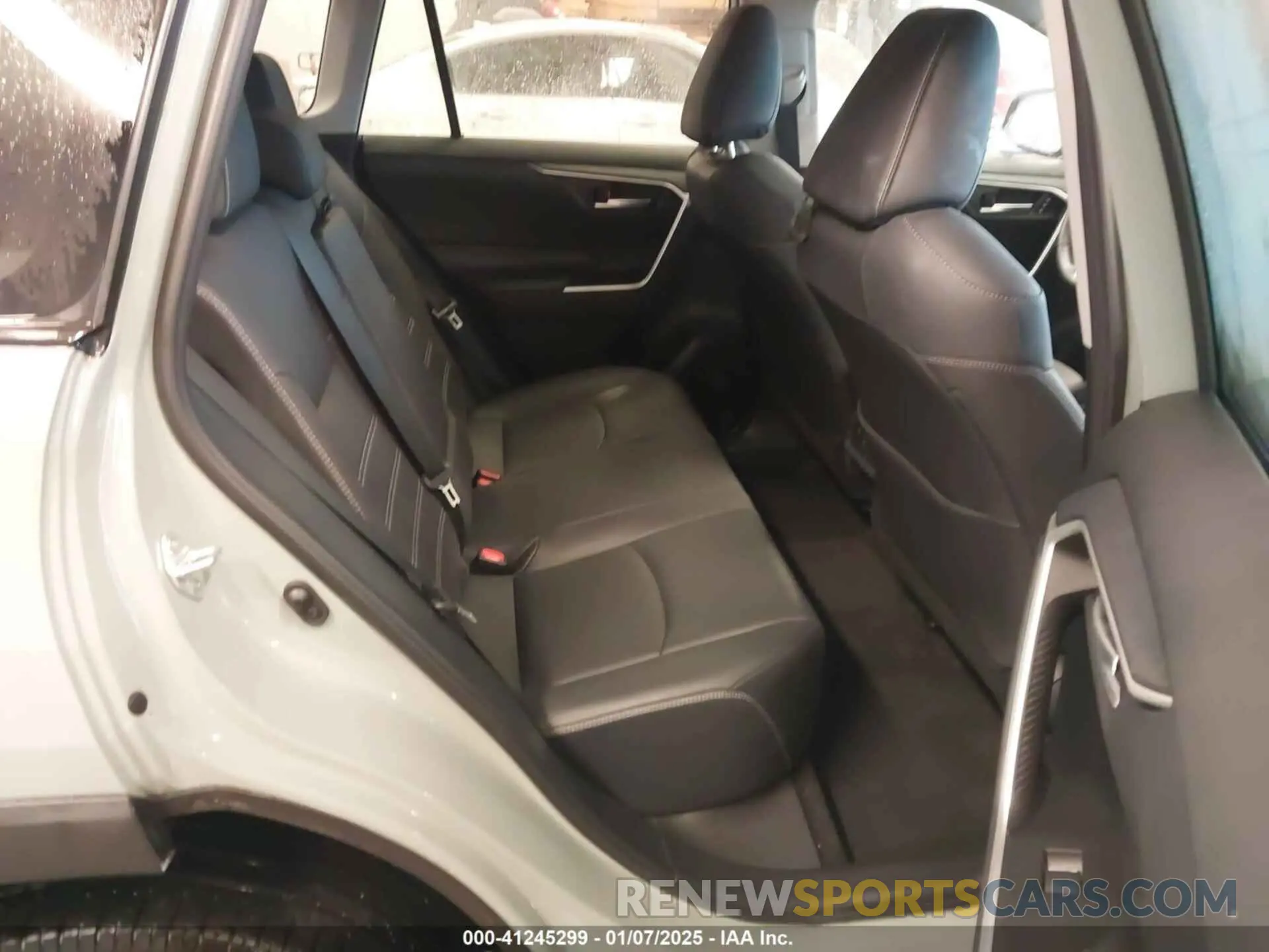 8 Photograph of a damaged car 2T3A1RFV4KW044767 TOYOTA RAV4 2019