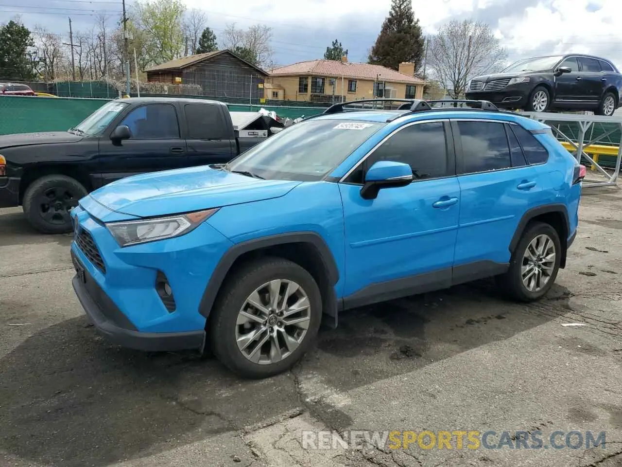 1 Photograph of a damaged car 2T3A1RFV4KW047846 TOYOTA RAV4 2019
