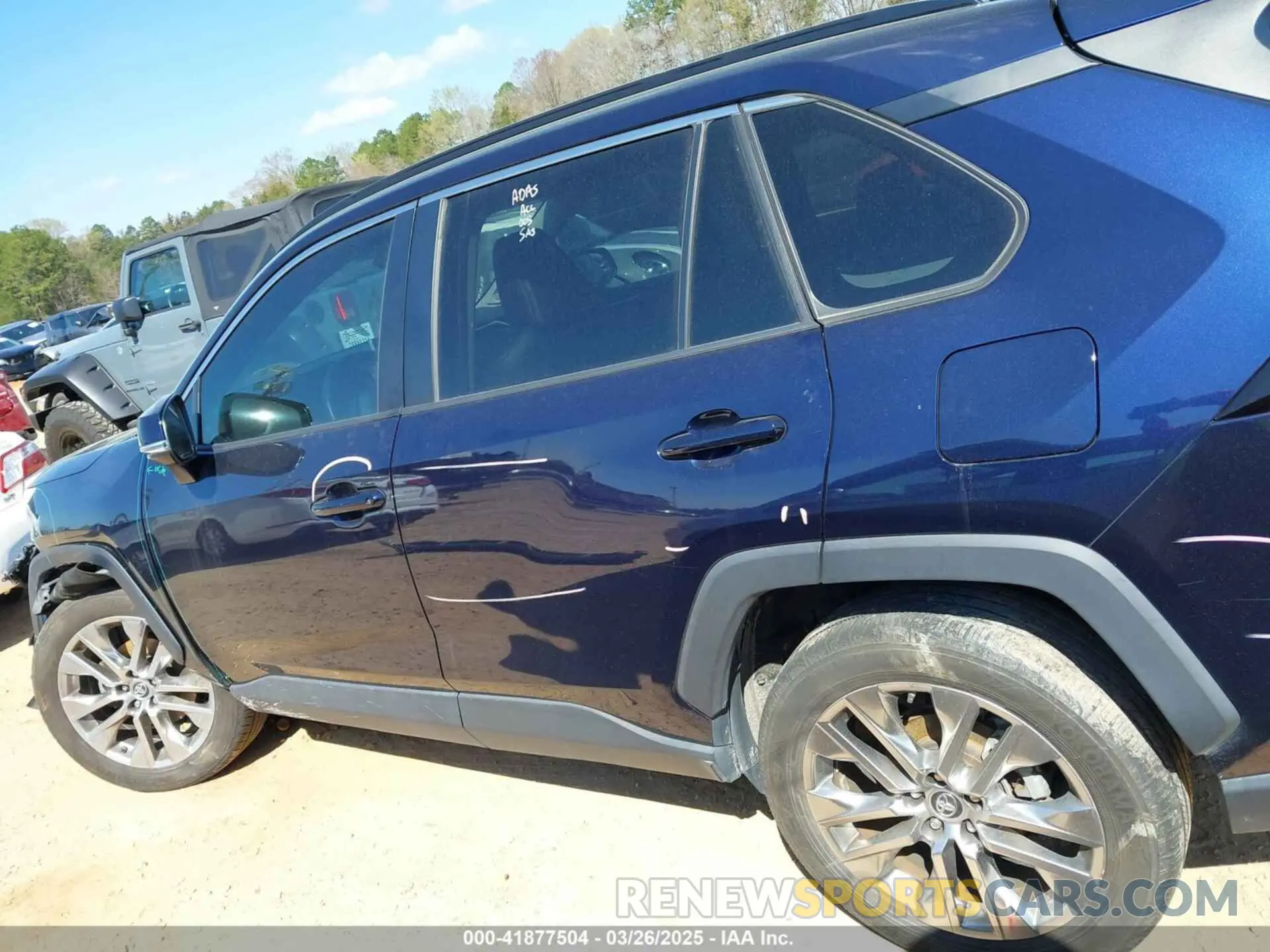 14 Photograph of a damaged car 2T3A1RFV4KW078806 TOYOTA RAV4 2019