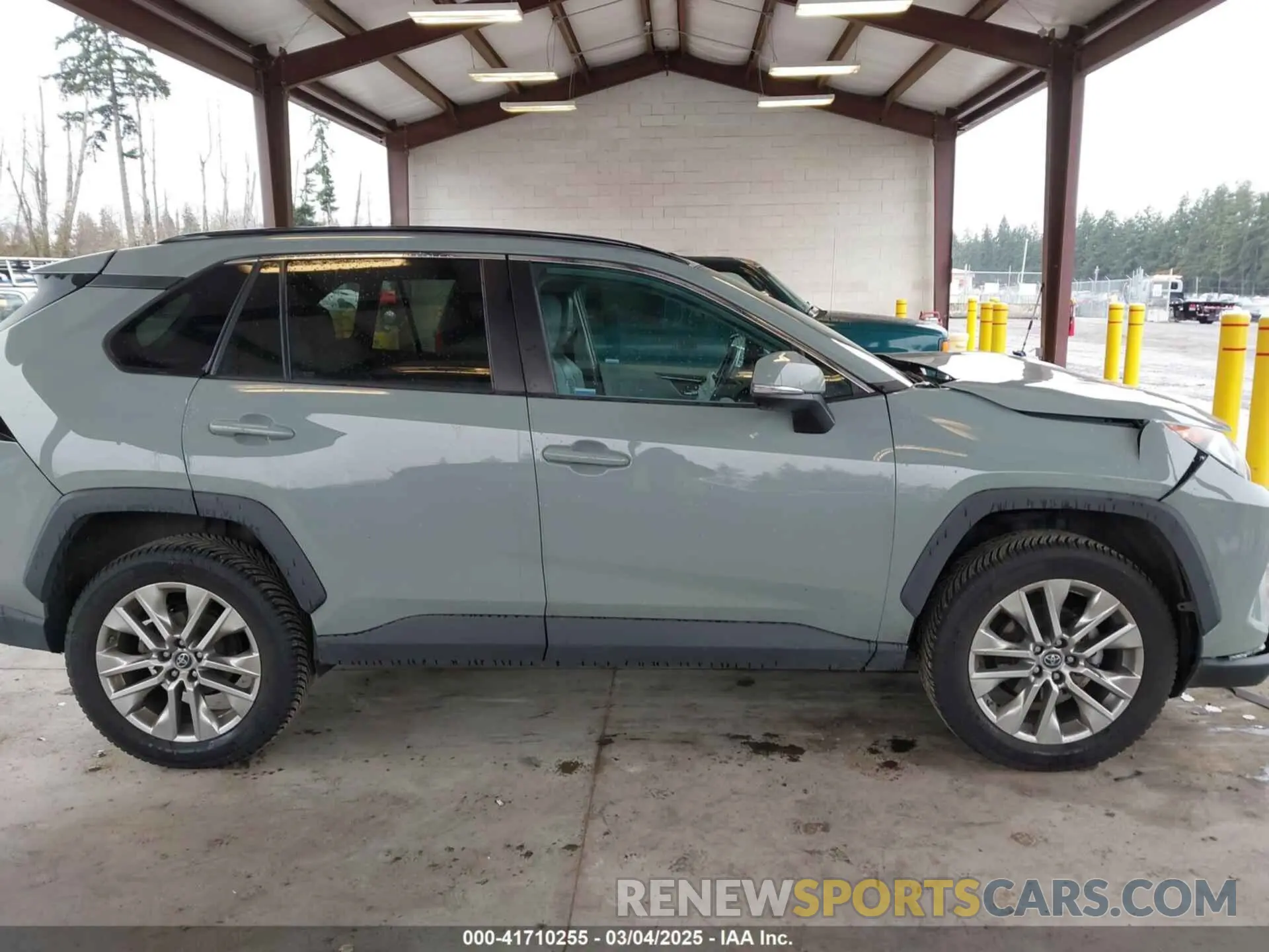 14 Photograph of a damaged car 2T3A1RFV4KW081334 TOYOTA RAV4 2019