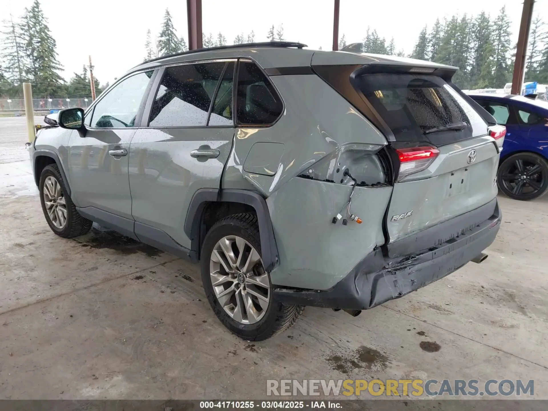 3 Photograph of a damaged car 2T3A1RFV4KW081334 TOYOTA RAV4 2019