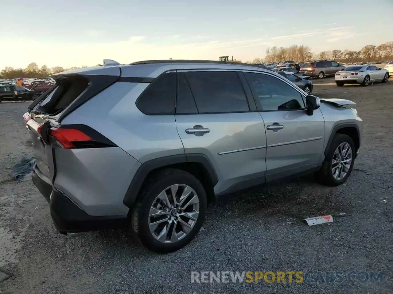 3 Photograph of a damaged car 2T3A1RFV4KW082404 TOYOTA RAV4 2019