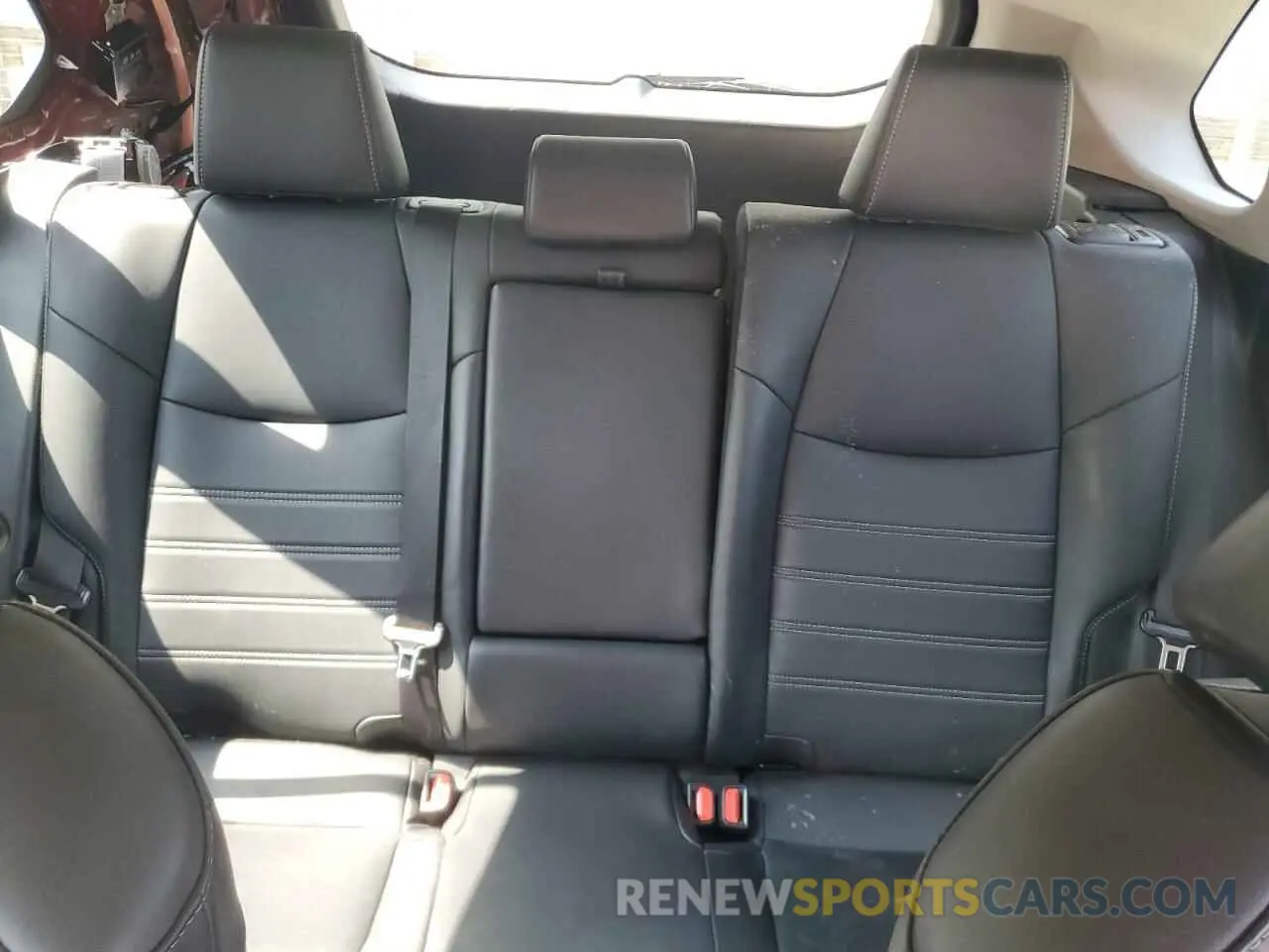 10 Photograph of a damaged car 2T3A1RFV5KC011956 TOYOTA RAV4 2019