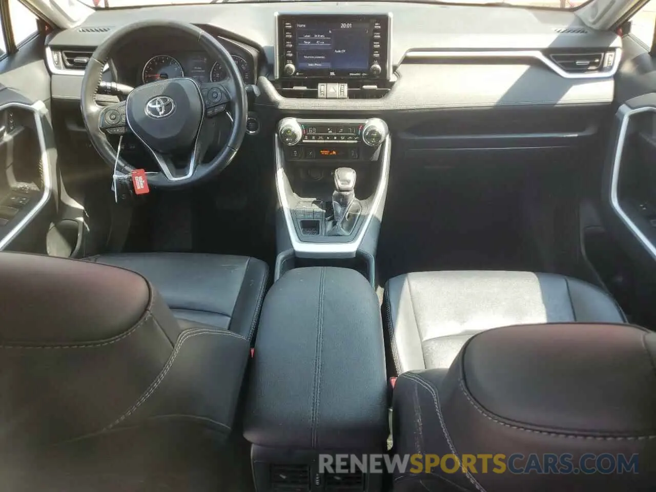 8 Photograph of a damaged car 2T3A1RFV5KC011956 TOYOTA RAV4 2019