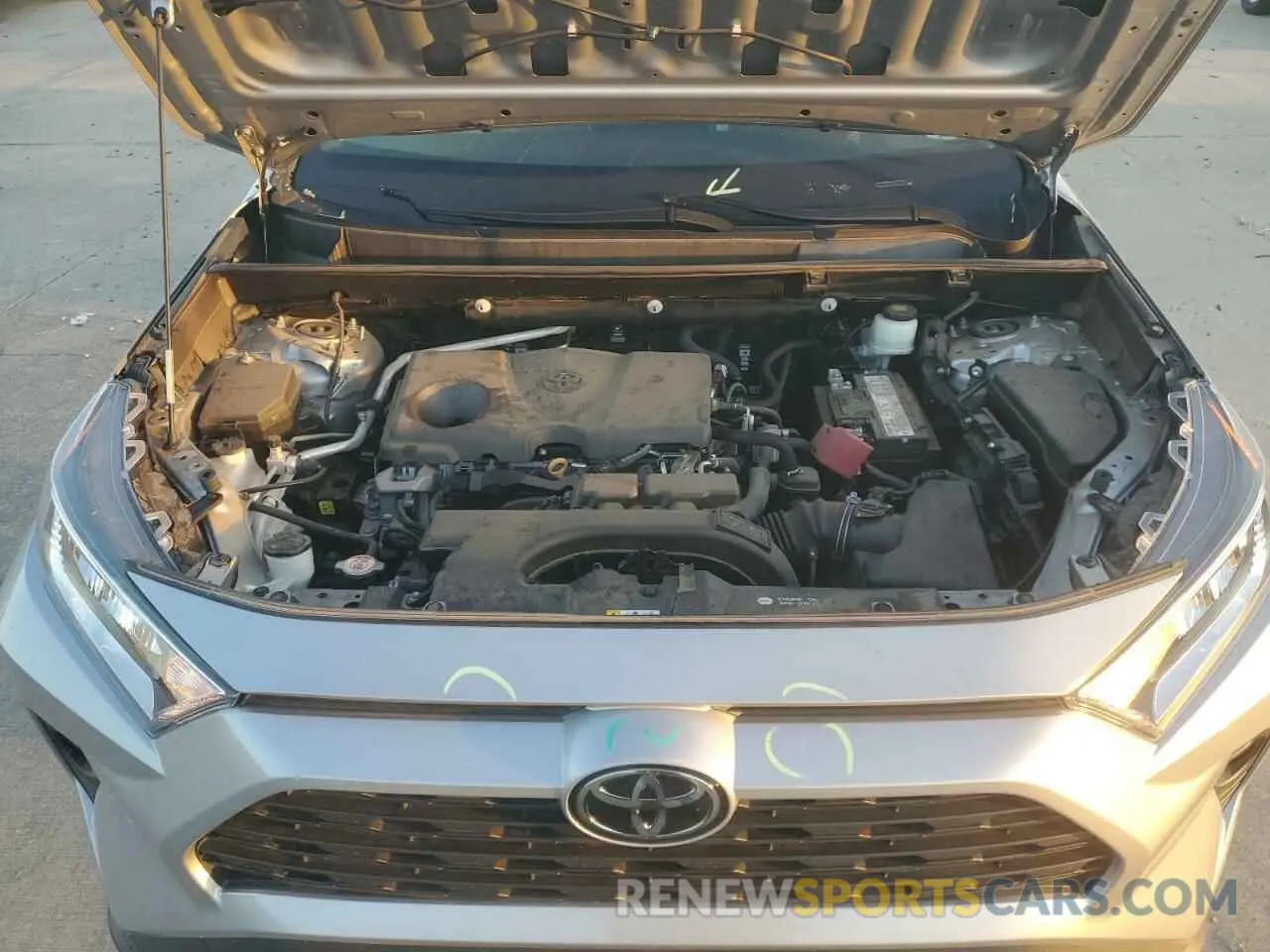 12 Photograph of a damaged car 2T3A1RFV5KW005492 TOYOTA RAV4 2019