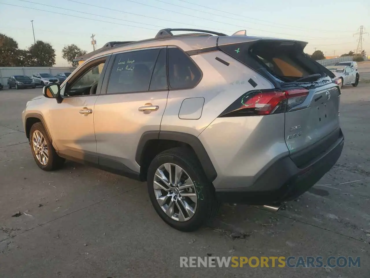 2 Photograph of a damaged car 2T3A1RFV5KW005492 TOYOTA RAV4 2019