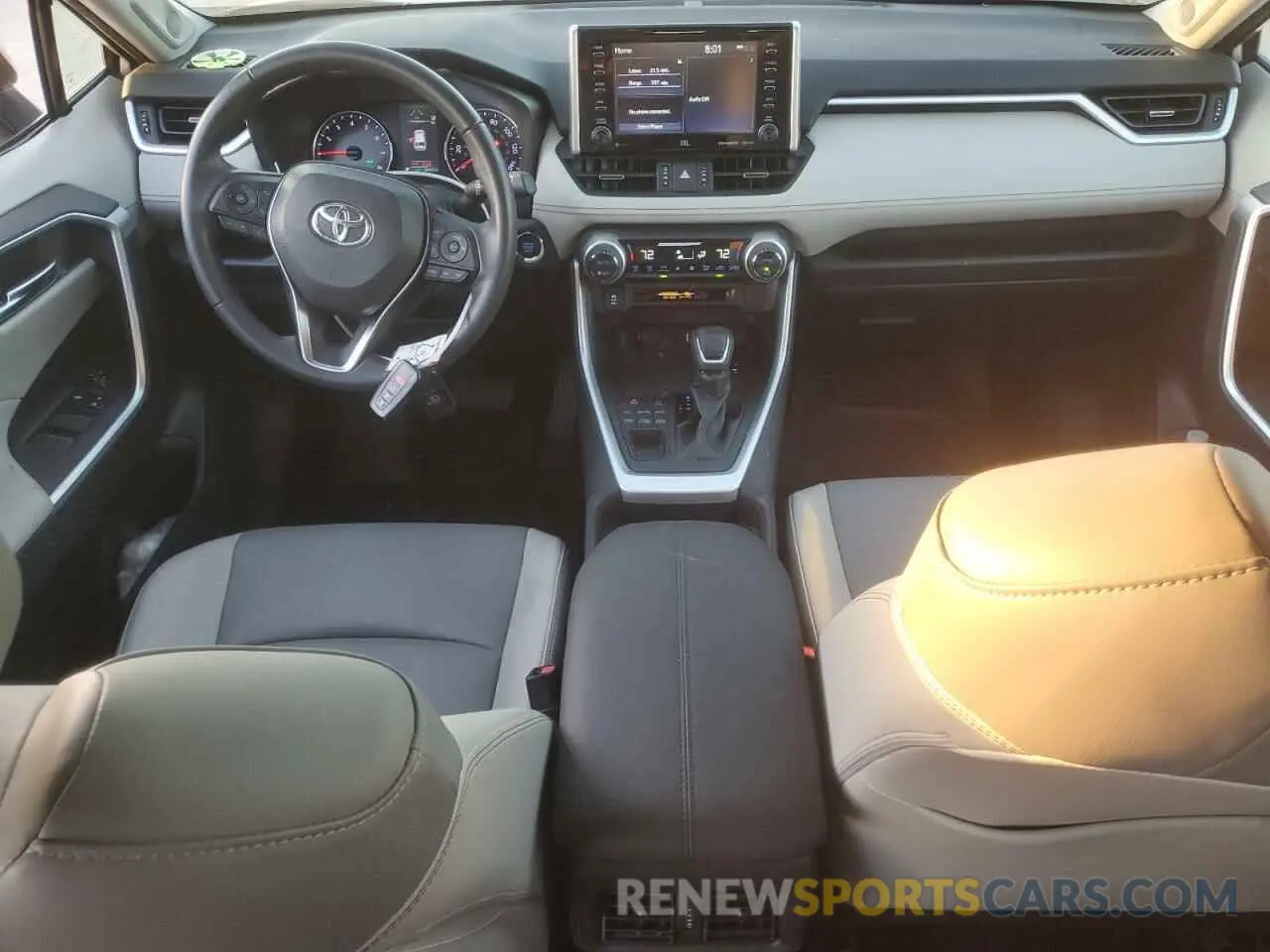 8 Photograph of a damaged car 2T3A1RFV5KW005492 TOYOTA RAV4 2019