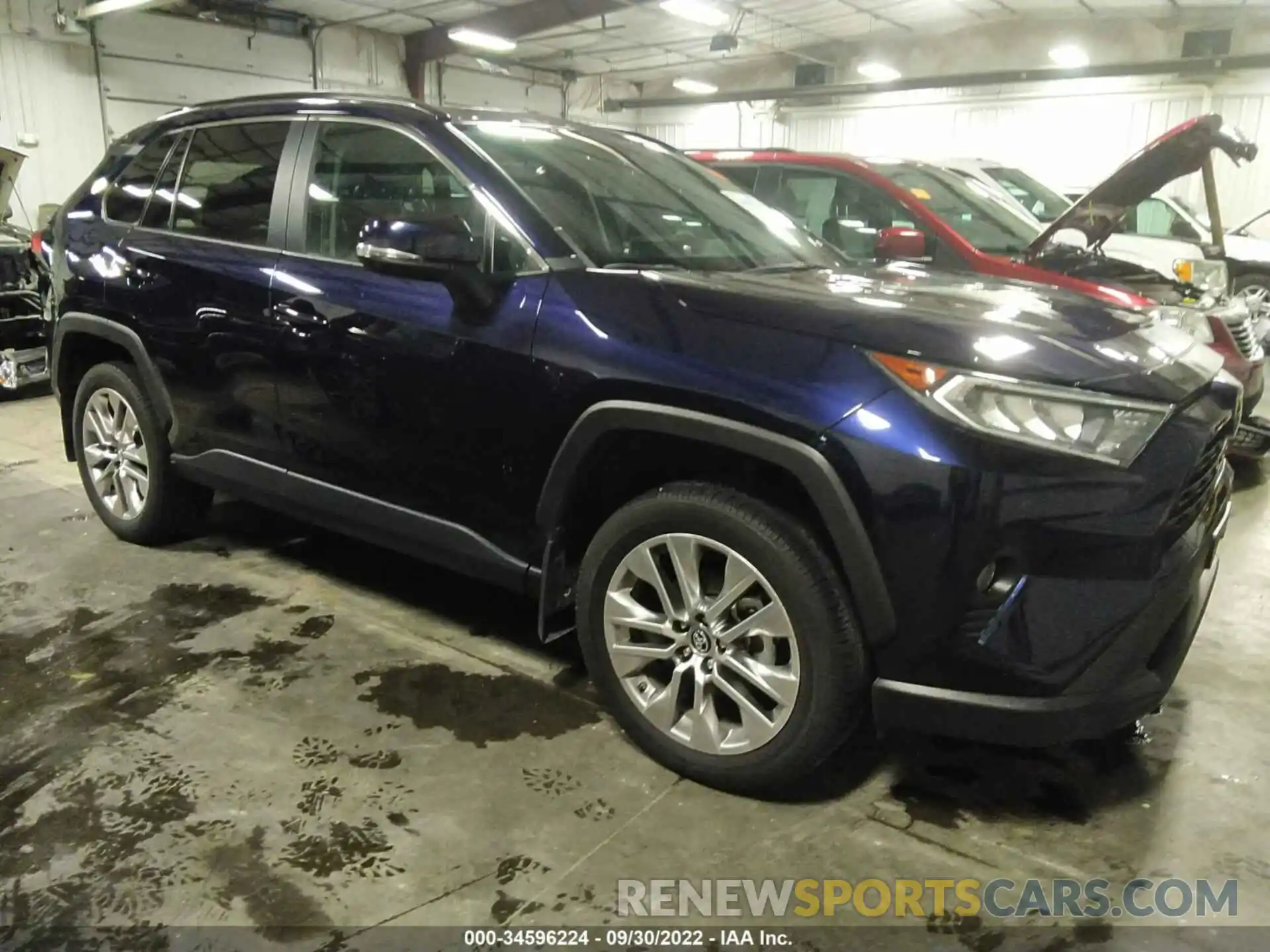 1 Photograph of a damaged car 2T3A1RFV5KW047161 TOYOTA RAV4 2019