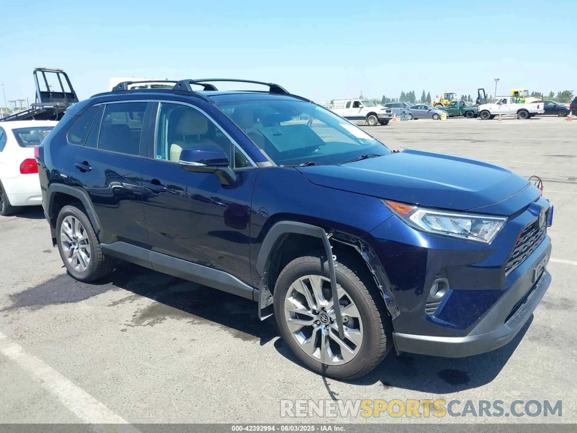 14 Photograph of a damaged car 2T3A1RFV5KW053977 TOYOTA RAV4 2019