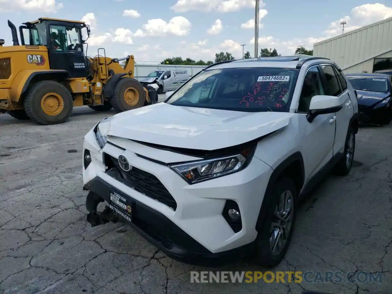 2 Photograph of a damaged car 2T3A1RFV5KW079706 TOYOTA RAV4 2019