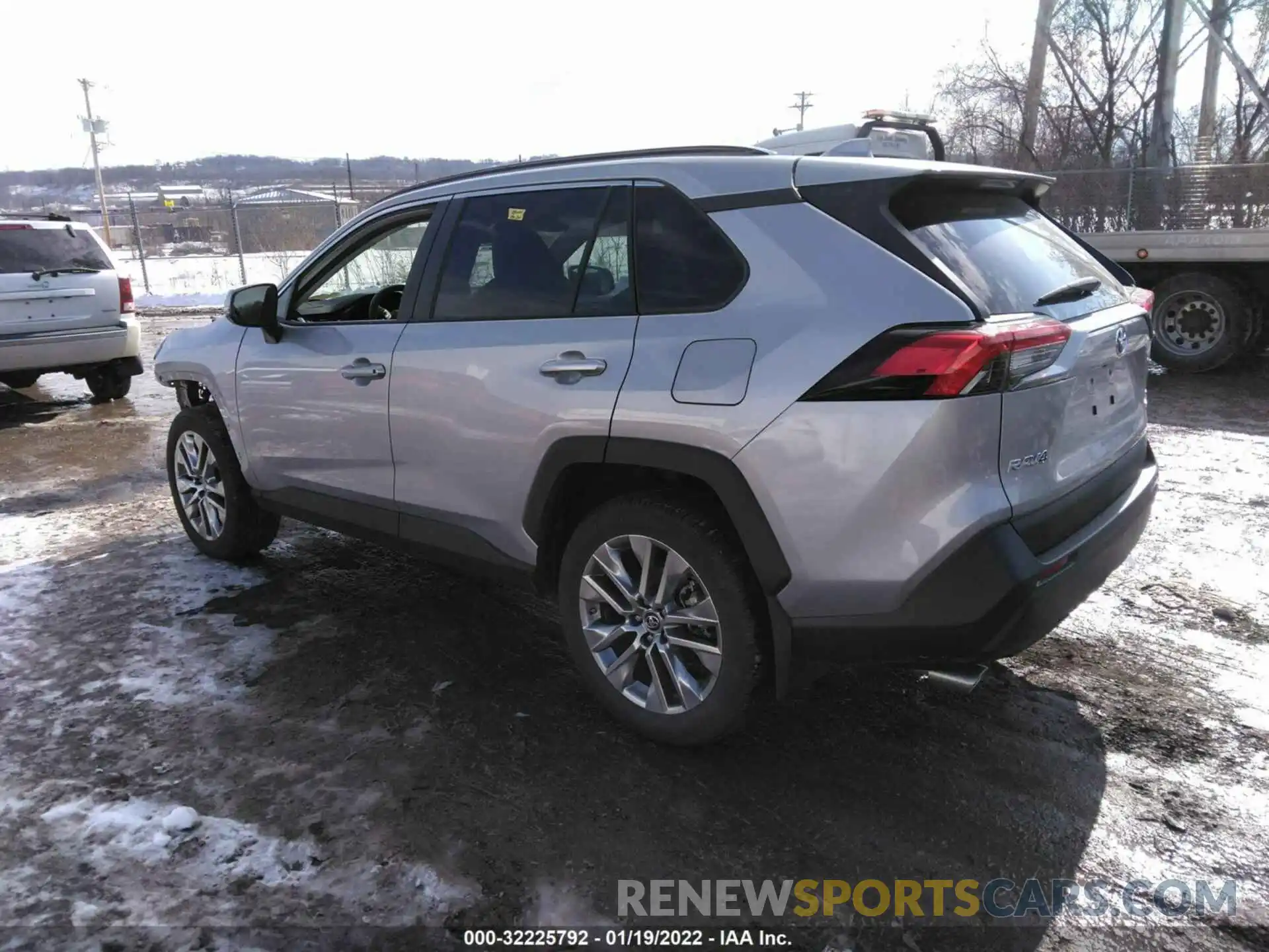 3 Photograph of a damaged car 2T3A1RFV5KW083576 TOYOTA RAV4 2019