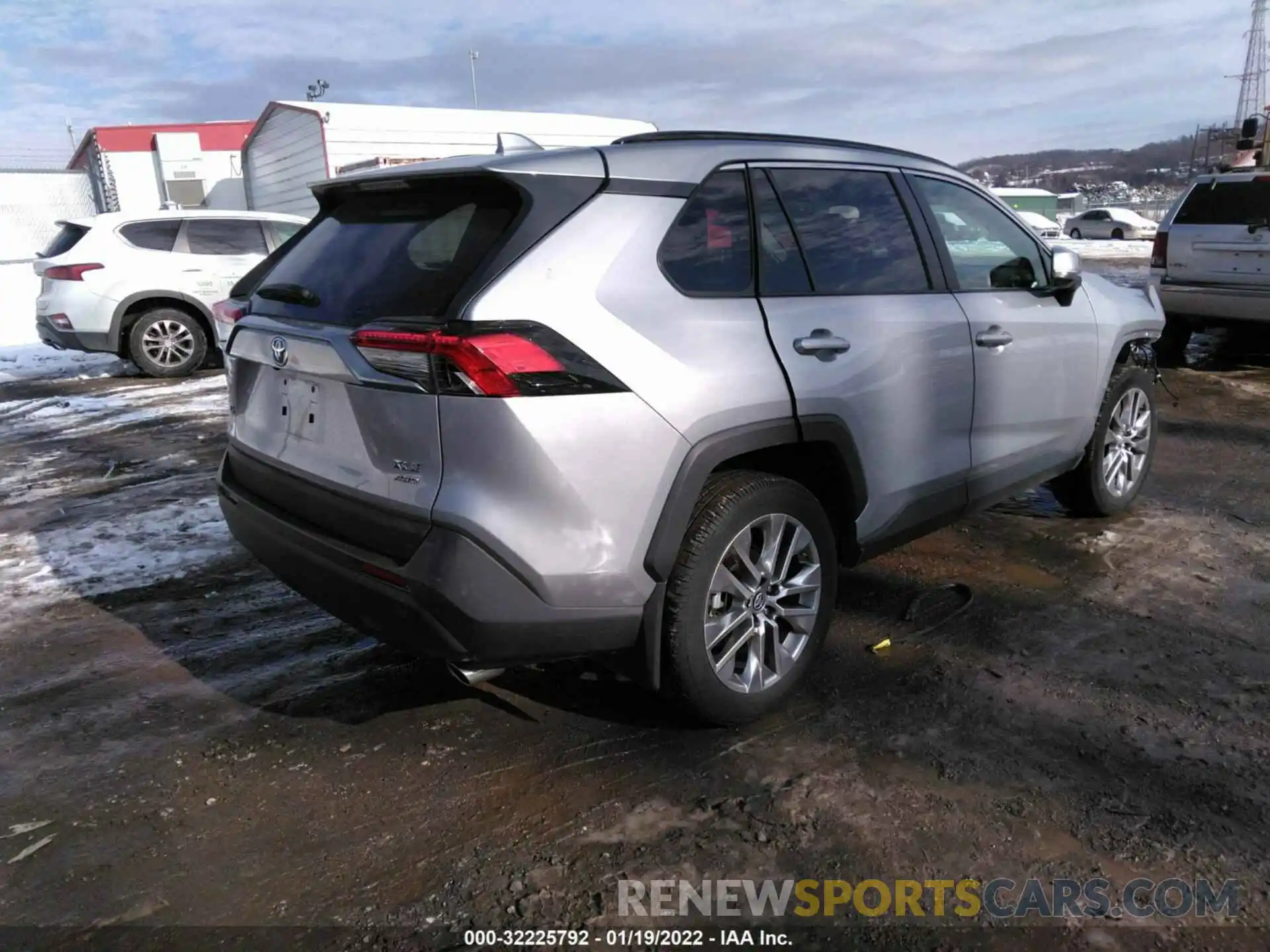 4 Photograph of a damaged car 2T3A1RFV5KW083576 TOYOTA RAV4 2019