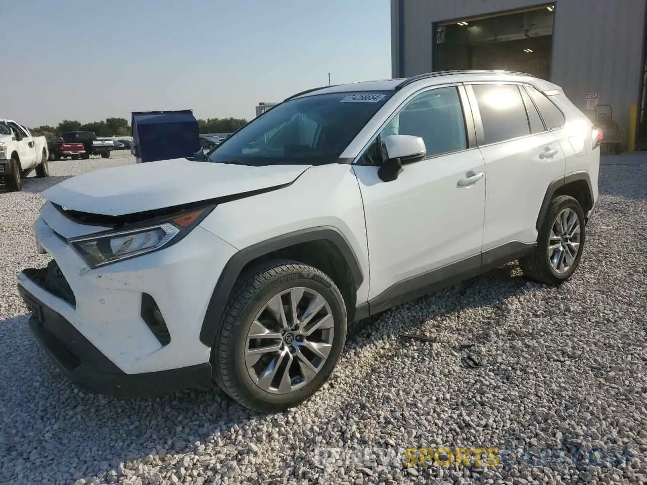 1 Photograph of a damaged car 2T3A1RFV6KC056937 TOYOTA RAV4 2019