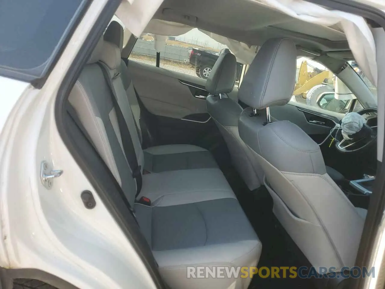 11 Photograph of a damaged car 2T3A1RFV6KC056937 TOYOTA RAV4 2019