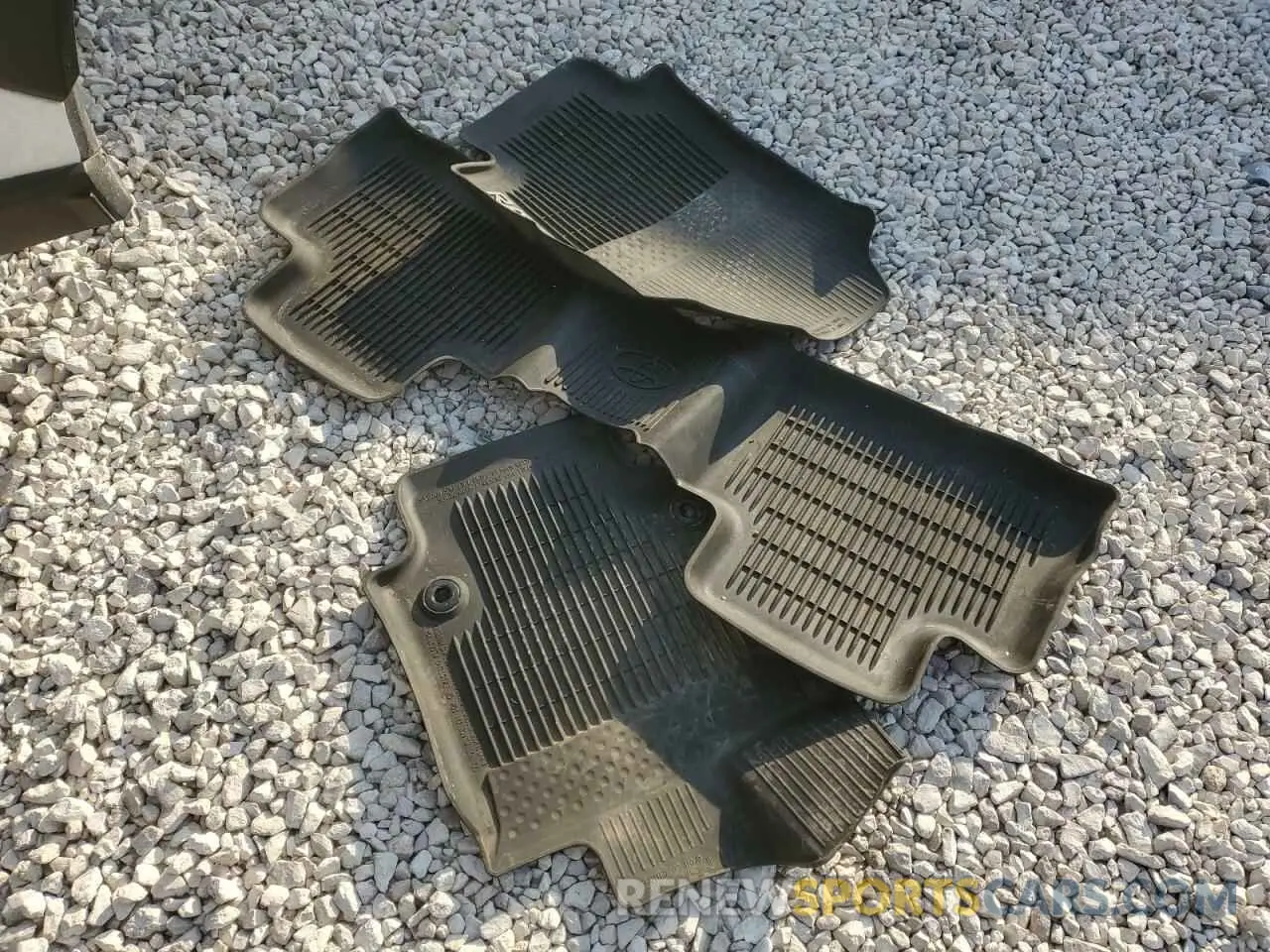 13 Photograph of a damaged car 2T3A1RFV6KC056937 TOYOTA RAV4 2019