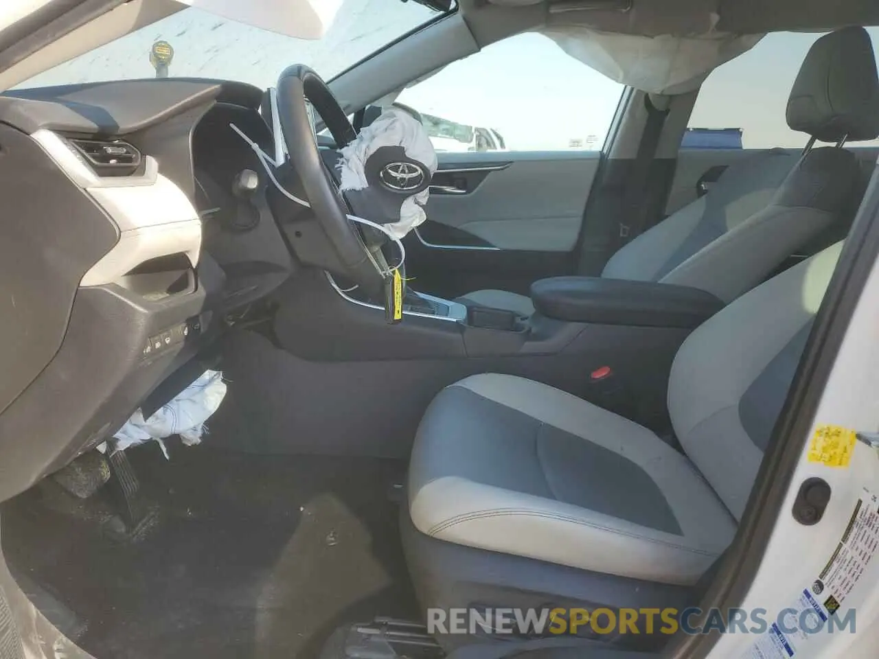 7 Photograph of a damaged car 2T3A1RFV6KC056937 TOYOTA RAV4 2019