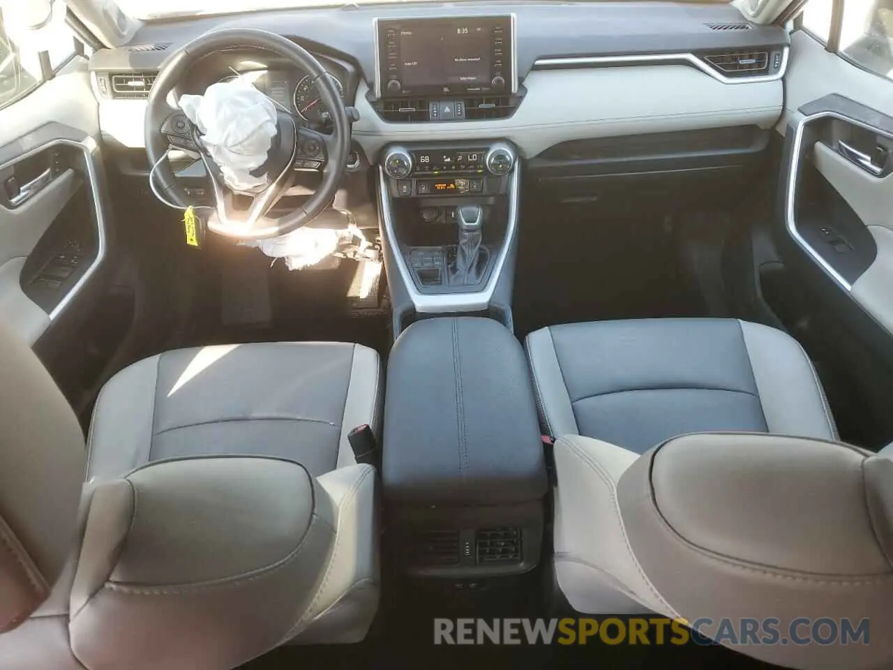 8 Photograph of a damaged car 2T3A1RFV6KC056937 TOYOTA RAV4 2019