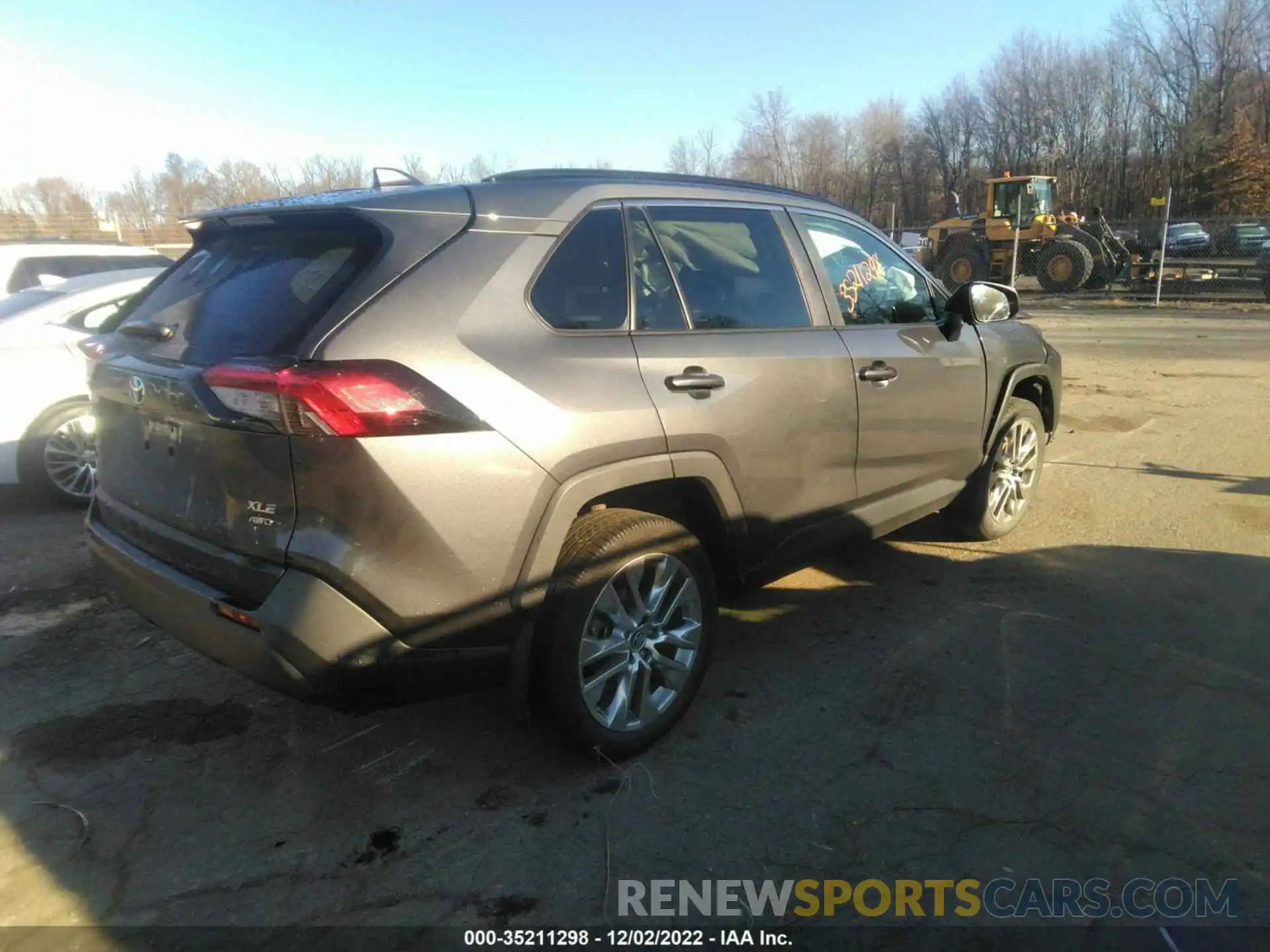 4 Photograph of a damaged car 2T3A1RFV6KW058153 TOYOTA RAV4 2019