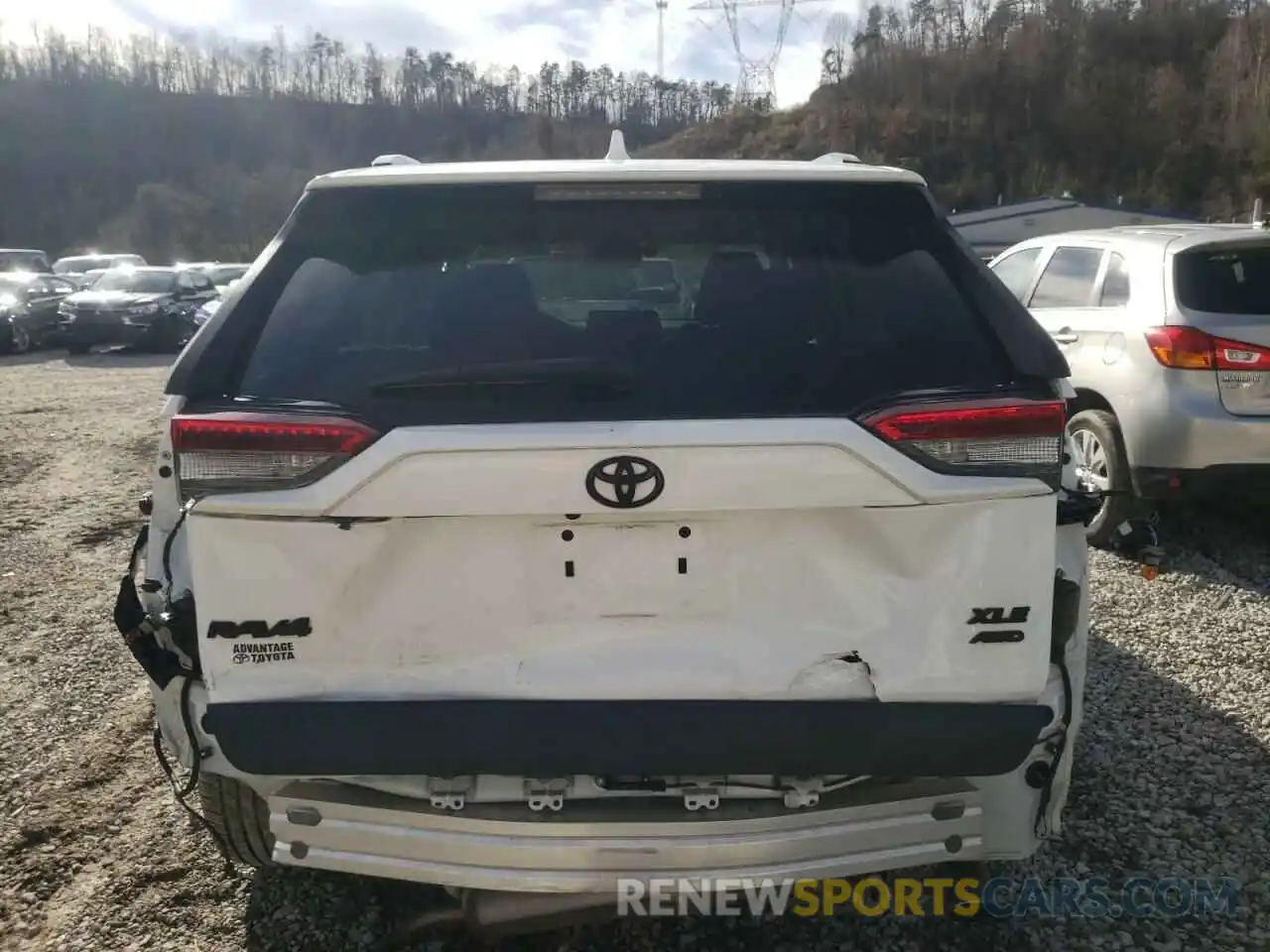 6 Photograph of a damaged car 2T3A1RFV7KC024921 TOYOTA RAV4 2019