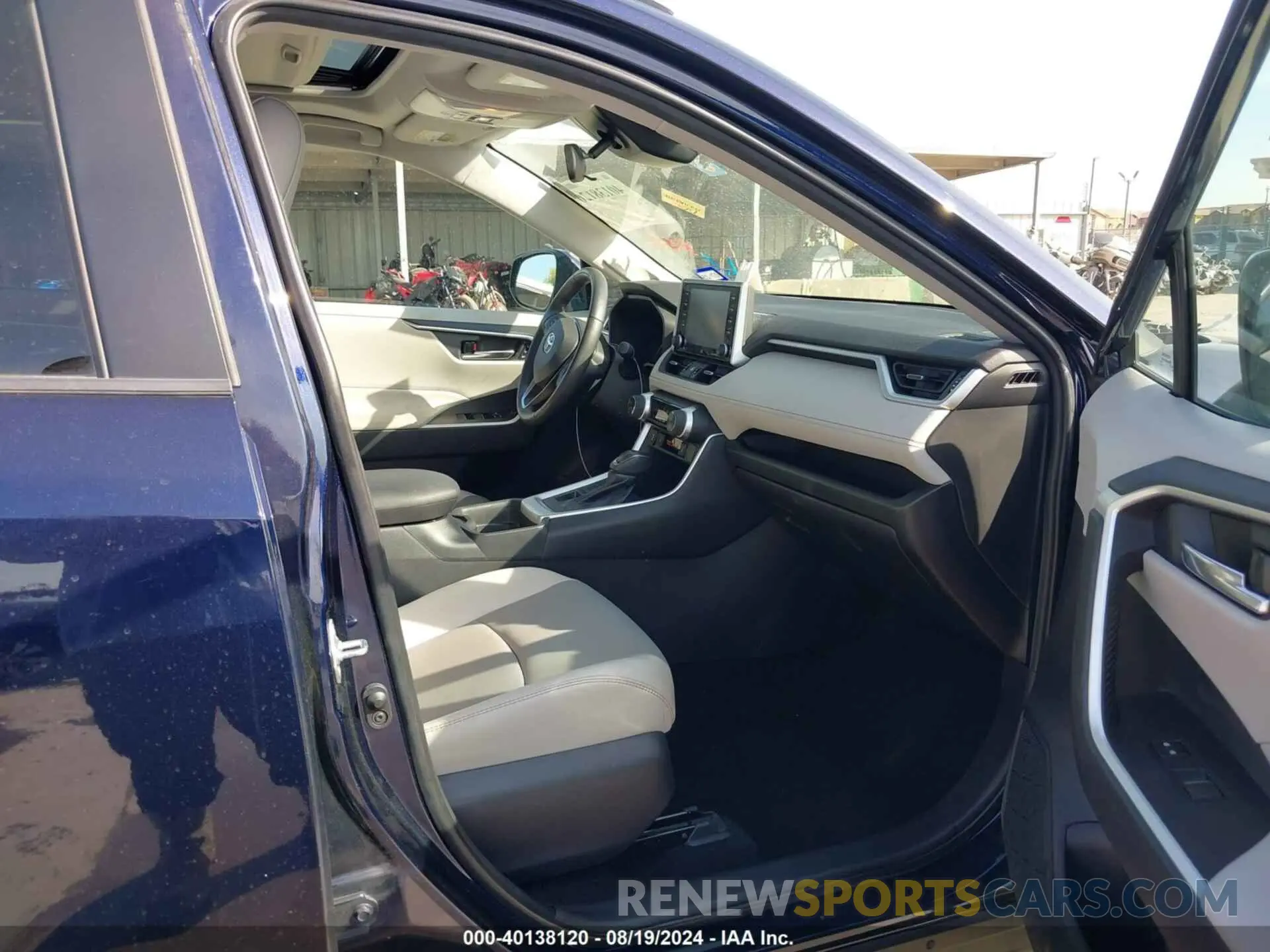 5 Photograph of a damaged car 2T3A1RFV7KC026751 TOYOTA RAV4 2019