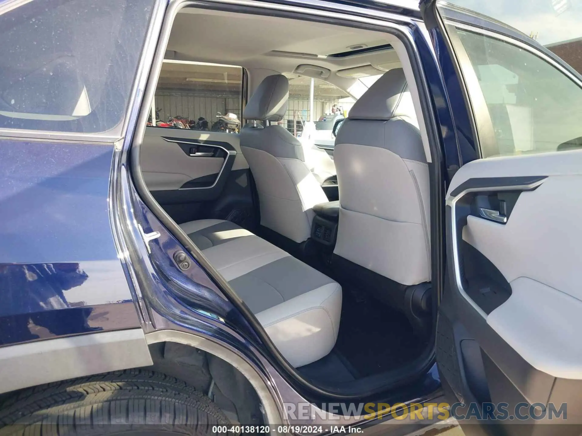 8 Photograph of a damaged car 2T3A1RFV7KC026751 TOYOTA RAV4 2019