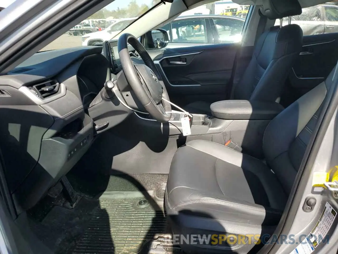 7 Photograph of a damaged car 2T3A1RFV7KC030881 TOYOTA RAV4 2019