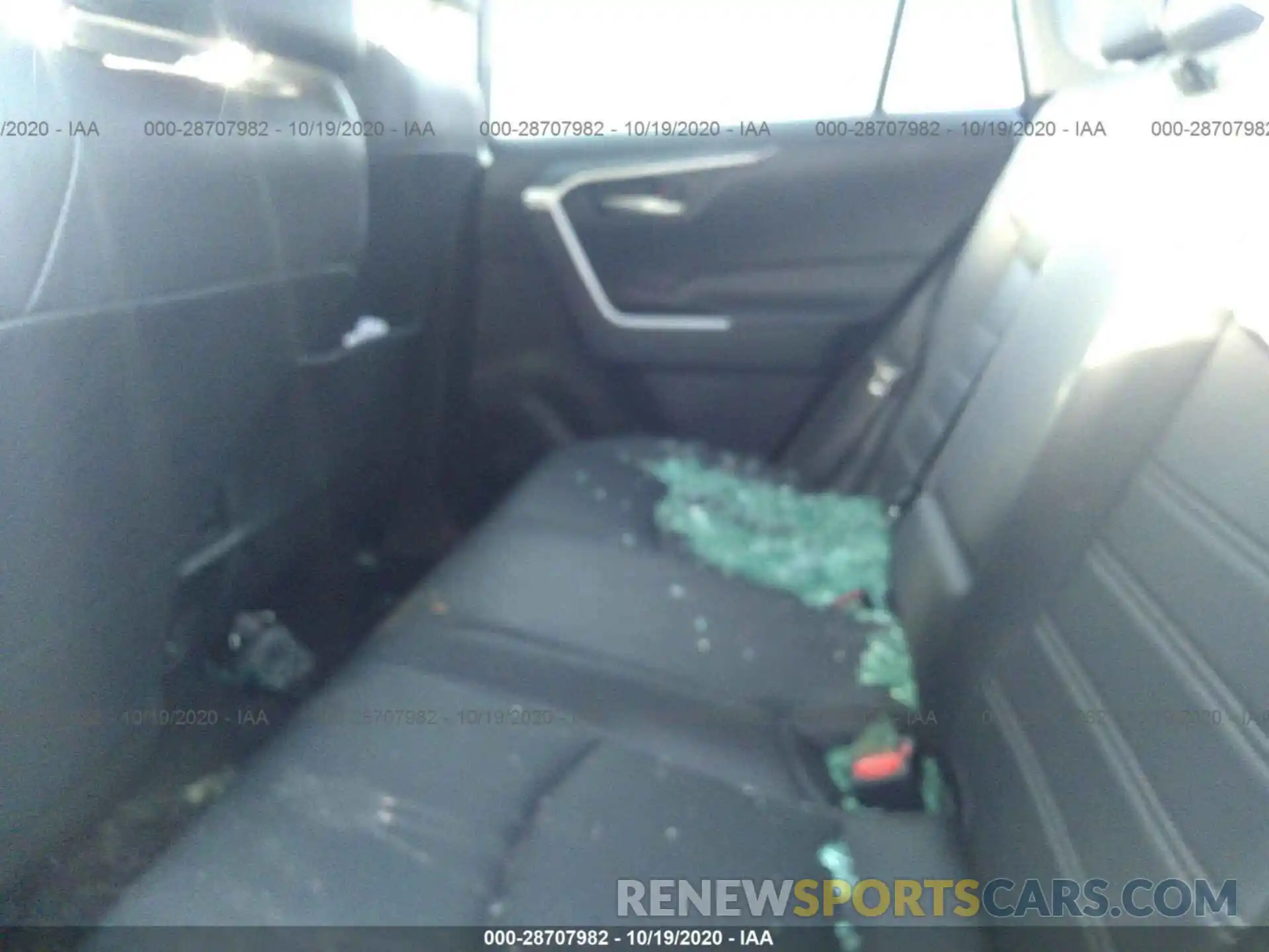 8 Photograph of a damaged car 2T3A1RFV7KW060798 TOYOTA RAV4 2019