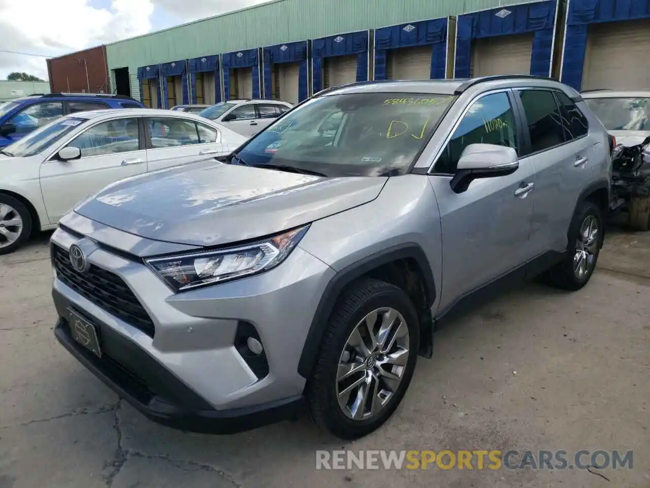 2 Photograph of a damaged car 2T3A1RFV7KW070733 TOYOTA RAV4 2019