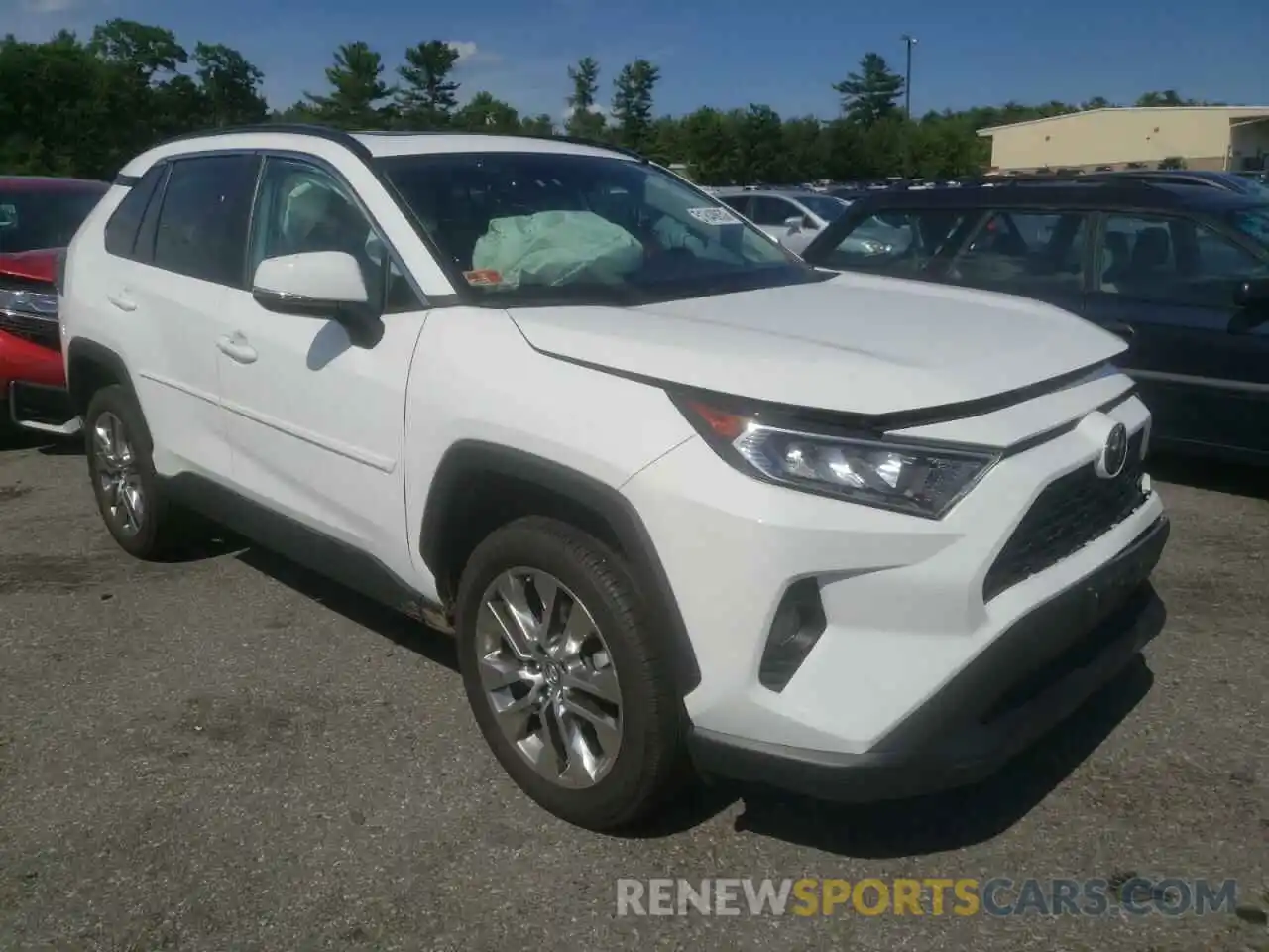 1 Photograph of a damaged car 2T3A1RFV8KC021414 TOYOTA RAV4 2019