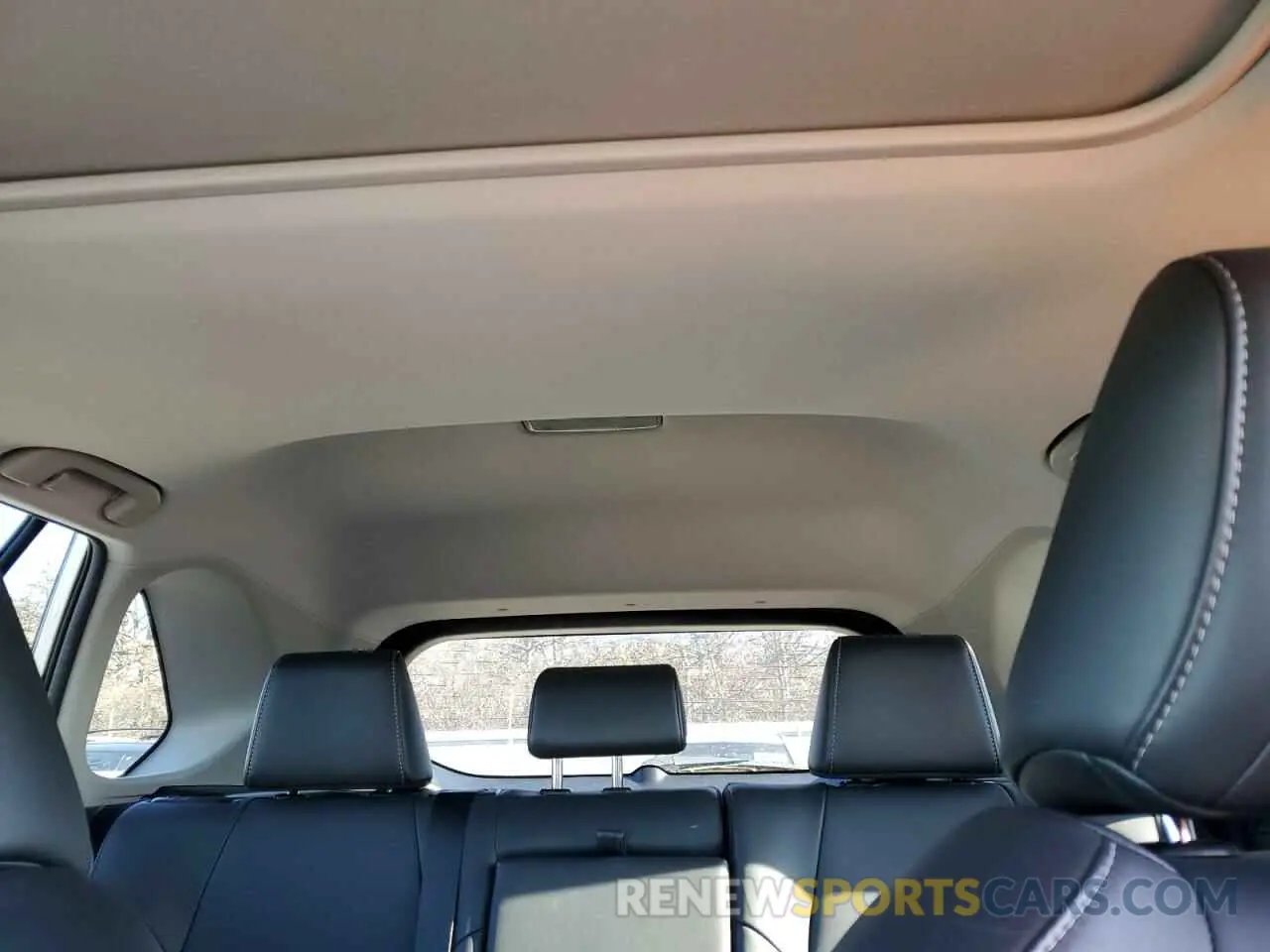 10 Photograph of a damaged car 2T3A1RFV8KC031456 TOYOTA RAV4 2019