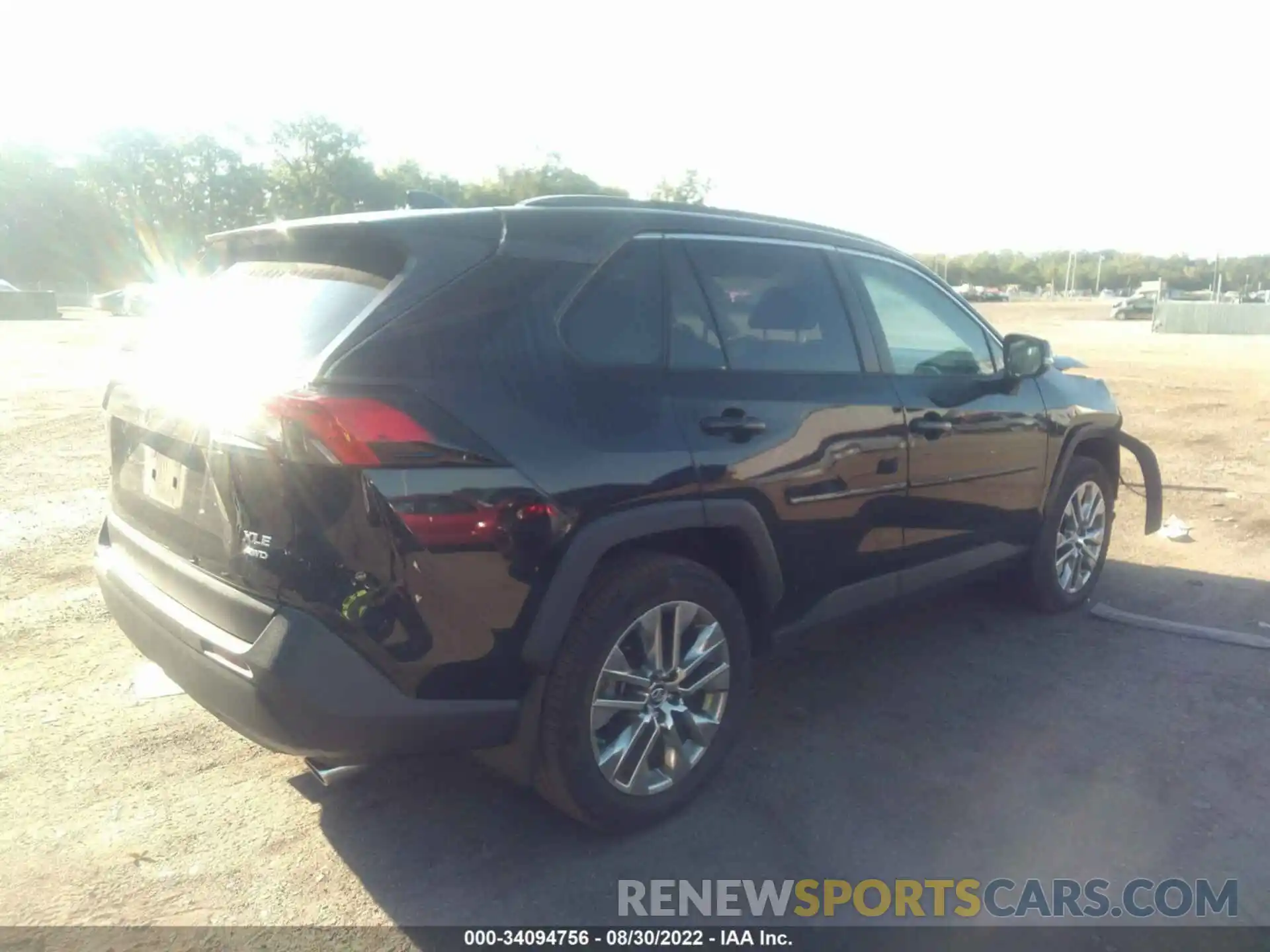 4 Photograph of a damaged car 2T3A1RFV8KW016471 TOYOTA RAV4 2019