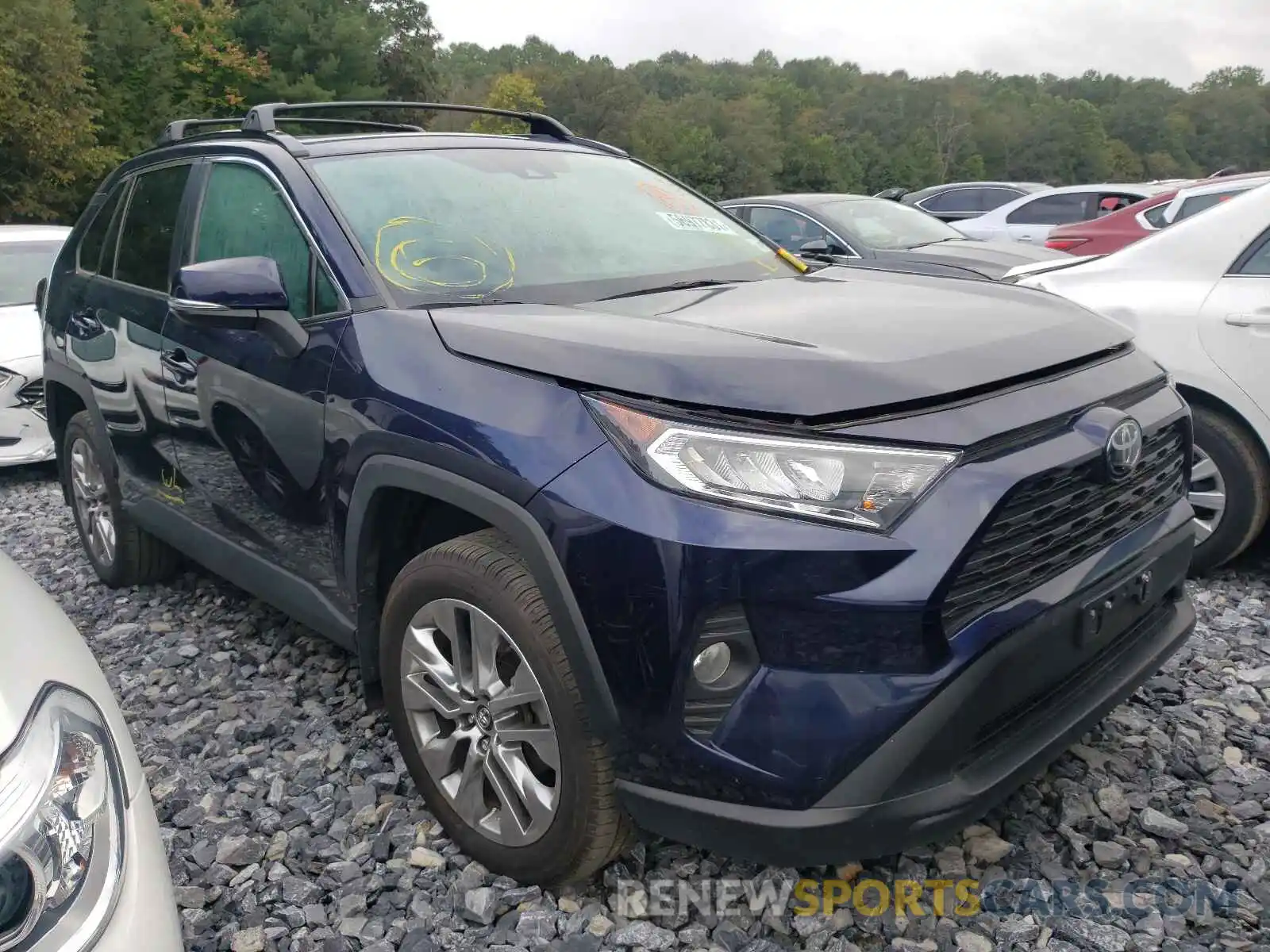 1 Photograph of a damaged car 2T3A1RFV8KW057764 TOYOTA RAV4 2019