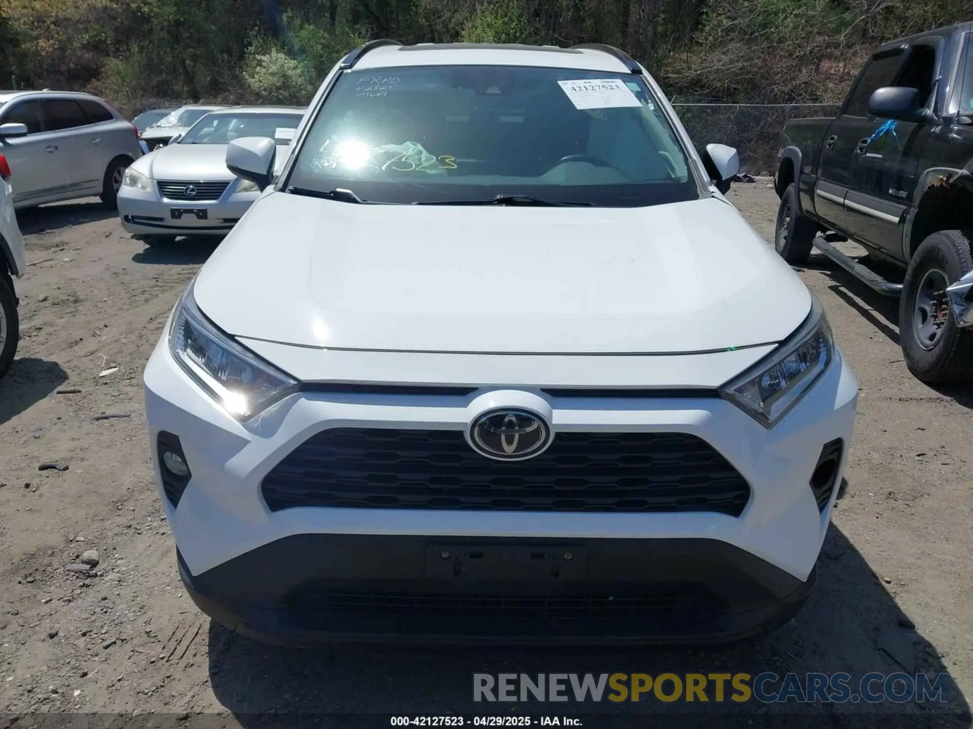 13 Photograph of a damaged car 2T3A1RFV8KW063483 TOYOTA RAV4 2019