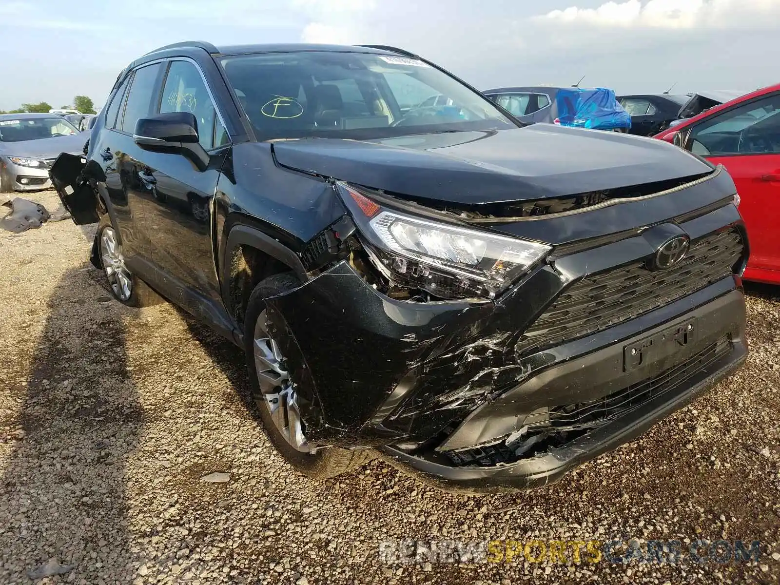 1 Photograph of a damaged car 2T3A1RFV8KW075150 TOYOTA RAV4 2019