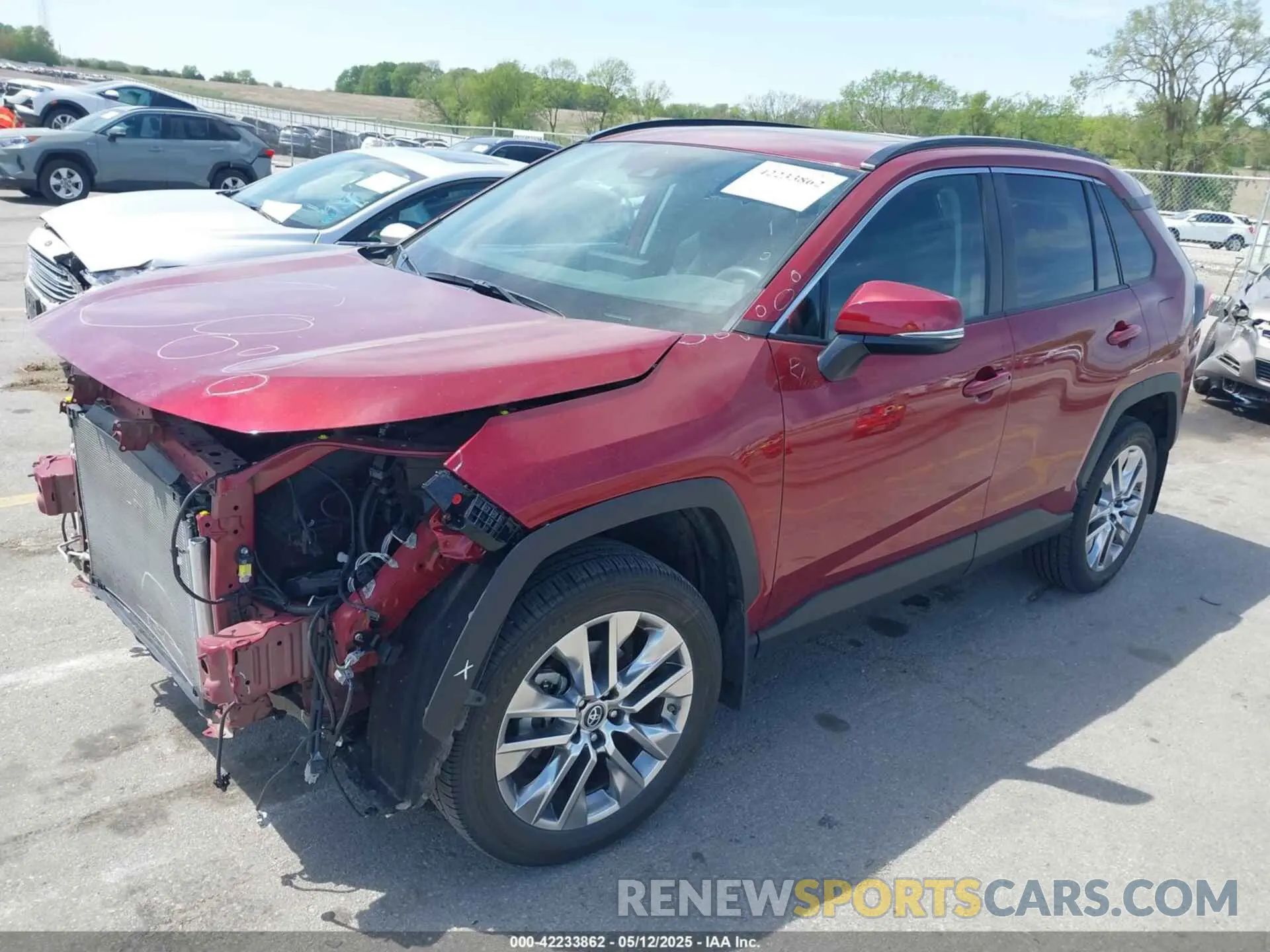 2 Photograph of a damaged car 2T3A1RFV8KW080641 TOYOTA RAV4 2019