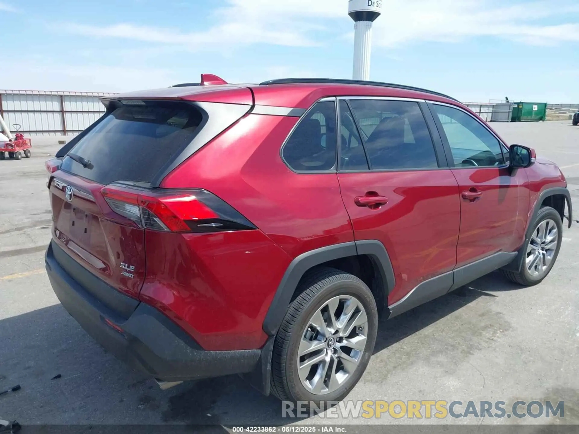 4 Photograph of a damaged car 2T3A1RFV8KW080641 TOYOTA RAV4 2019
