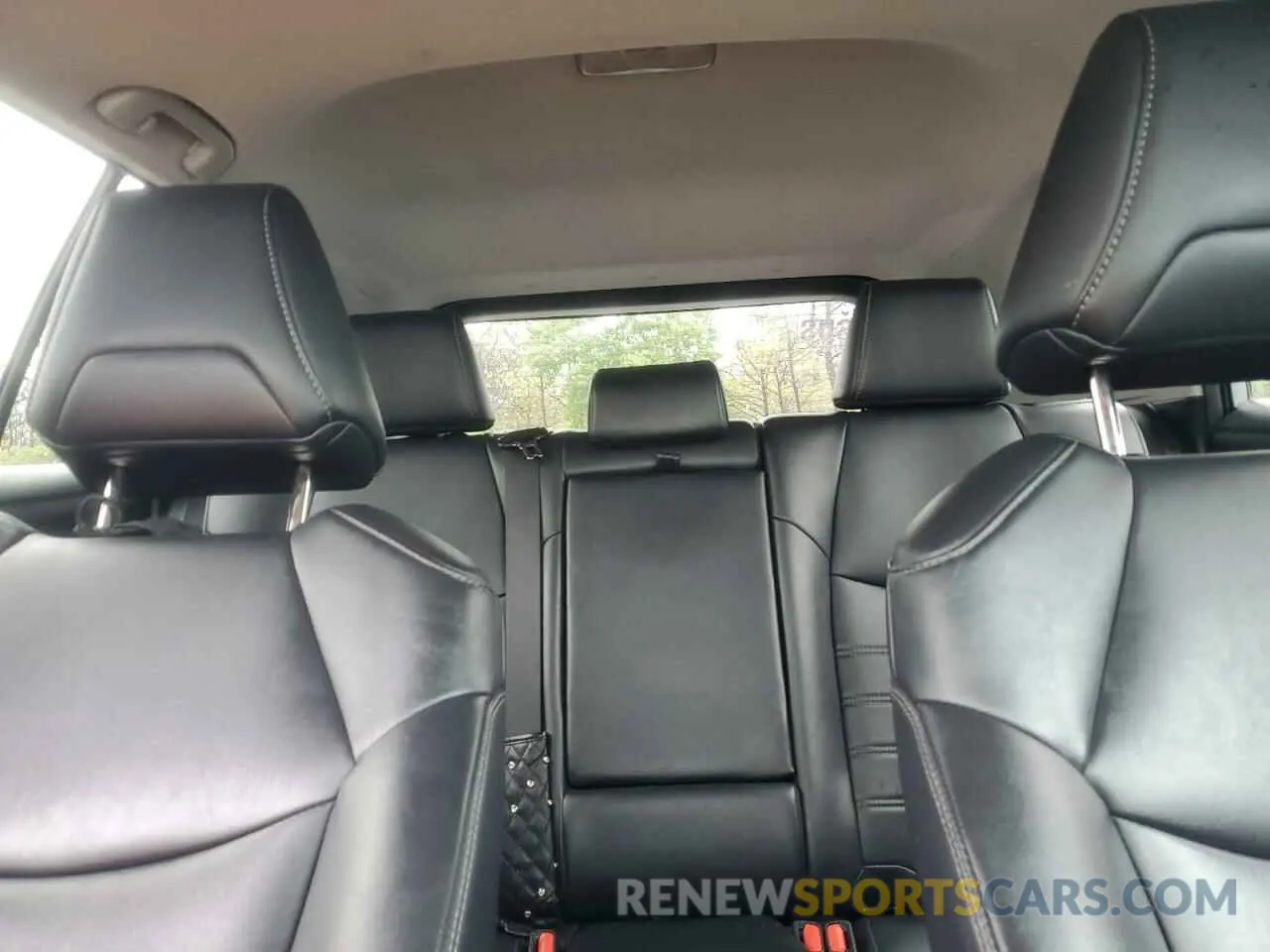 10 Photograph of a damaged car 2T3A1RFV9KC040750 TOYOTA RAV4 2019