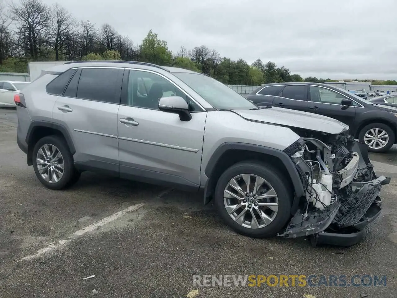 4 Photograph of a damaged car 2T3A1RFV9KC040750 TOYOTA RAV4 2019