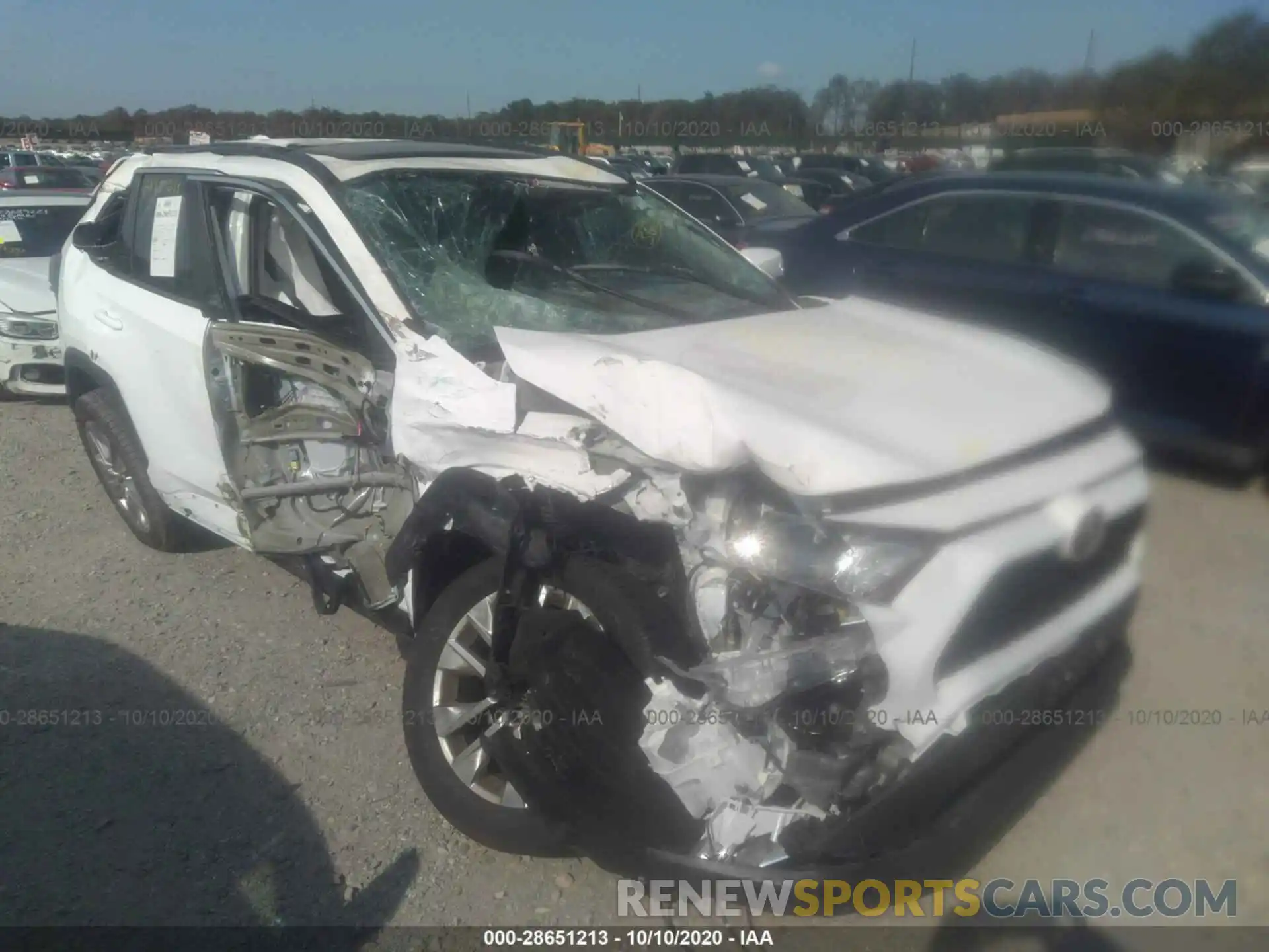 1 Photograph of a damaged car 2T3A1RFV9KC044720 TOYOTA RAV4 2019