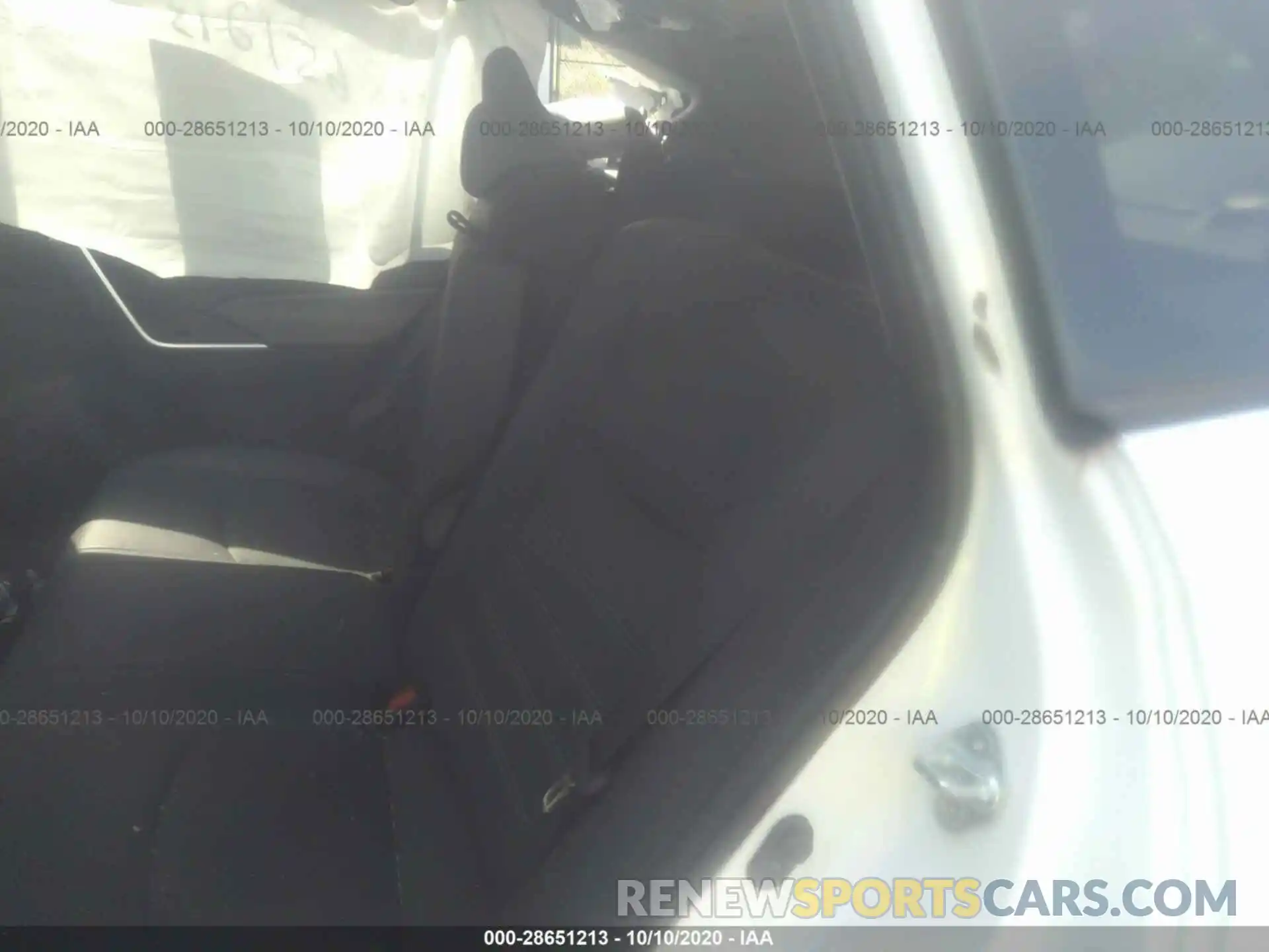 8 Photograph of a damaged car 2T3A1RFV9KC044720 TOYOTA RAV4 2019