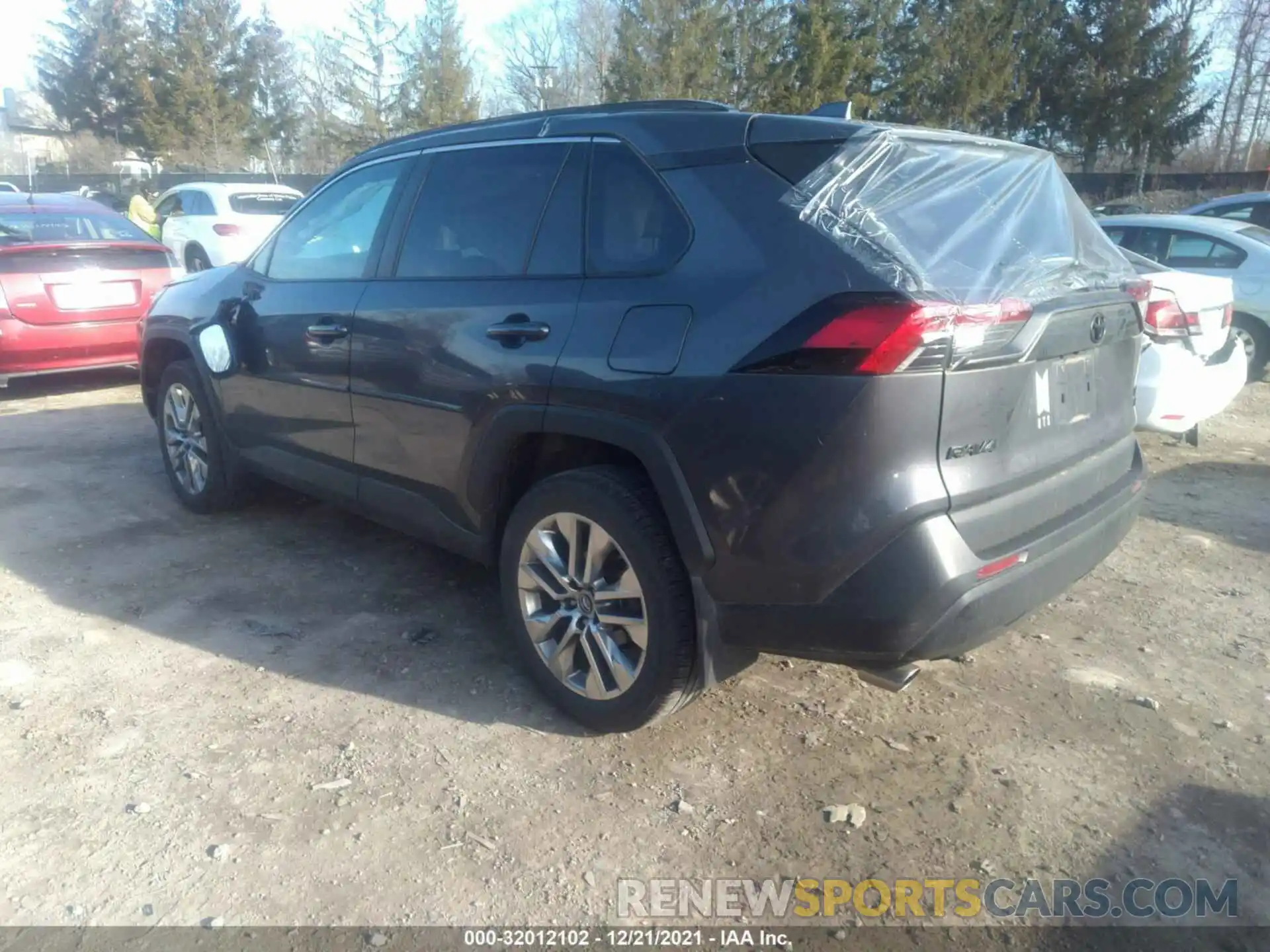 3 Photograph of a damaged car 2T3A1RFV9KW054081 TOYOTA RAV4 2019