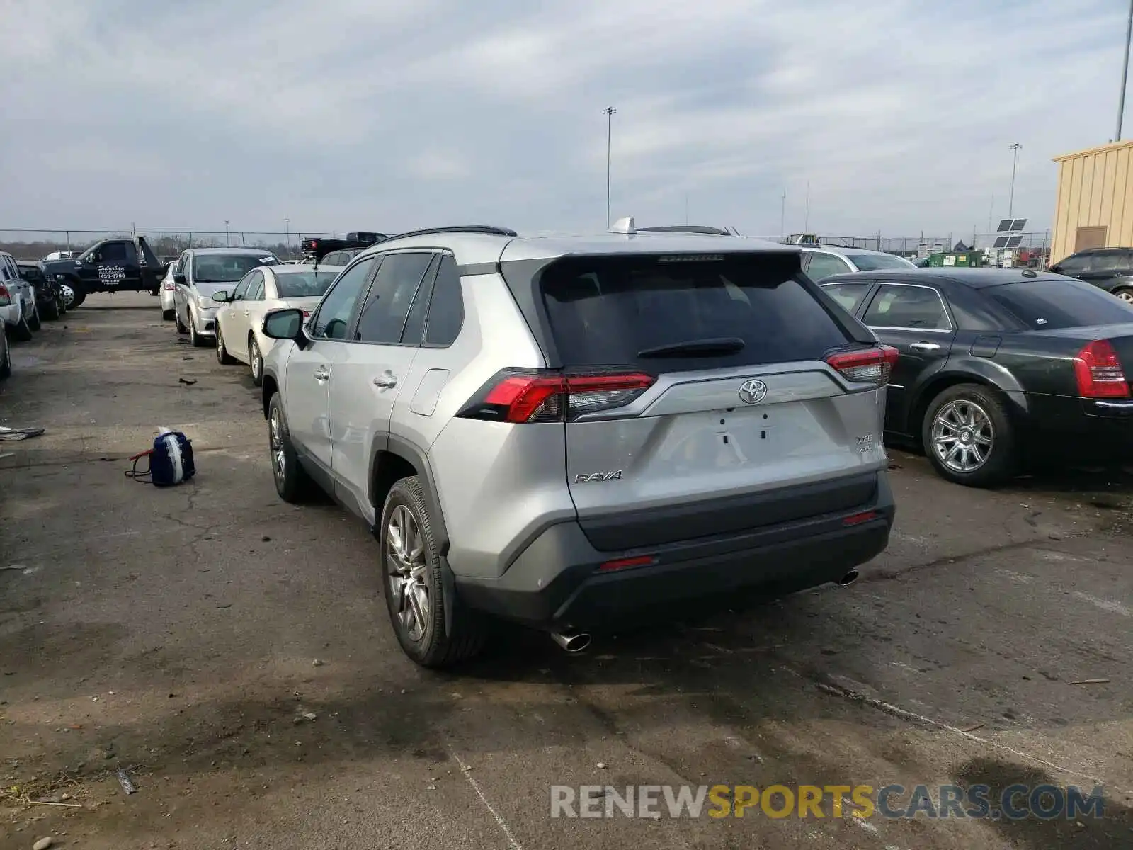 3 Photograph of a damaged car 2T3A1RFV9KW076856 TOYOTA RAV4 2019