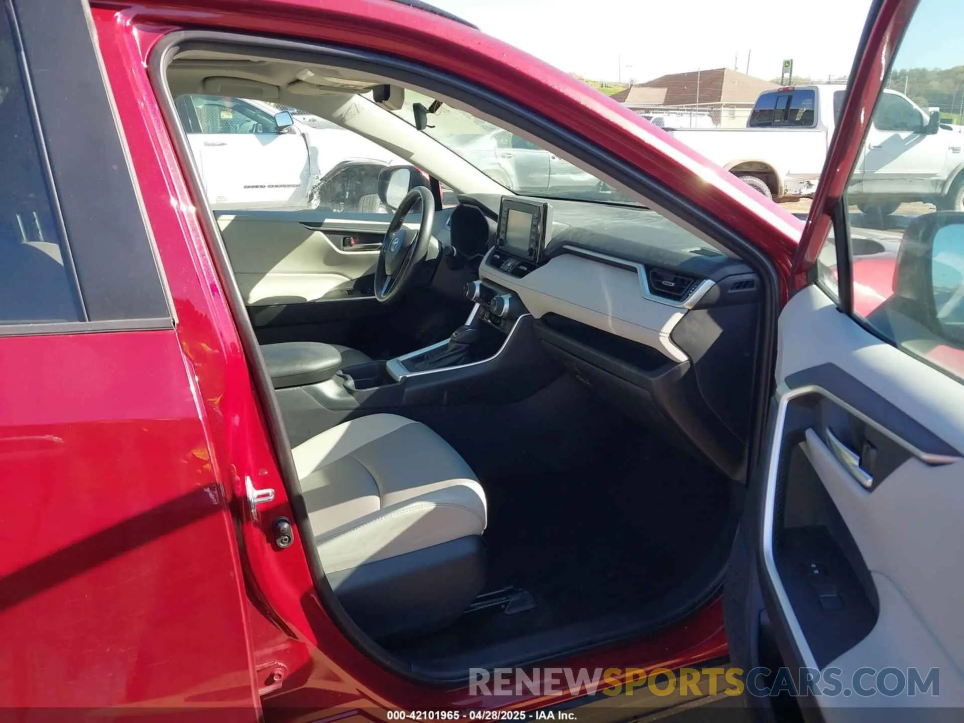 5 Photograph of a damaged car 2T3A1RFVXKC026386 TOYOTA RAV4 2019