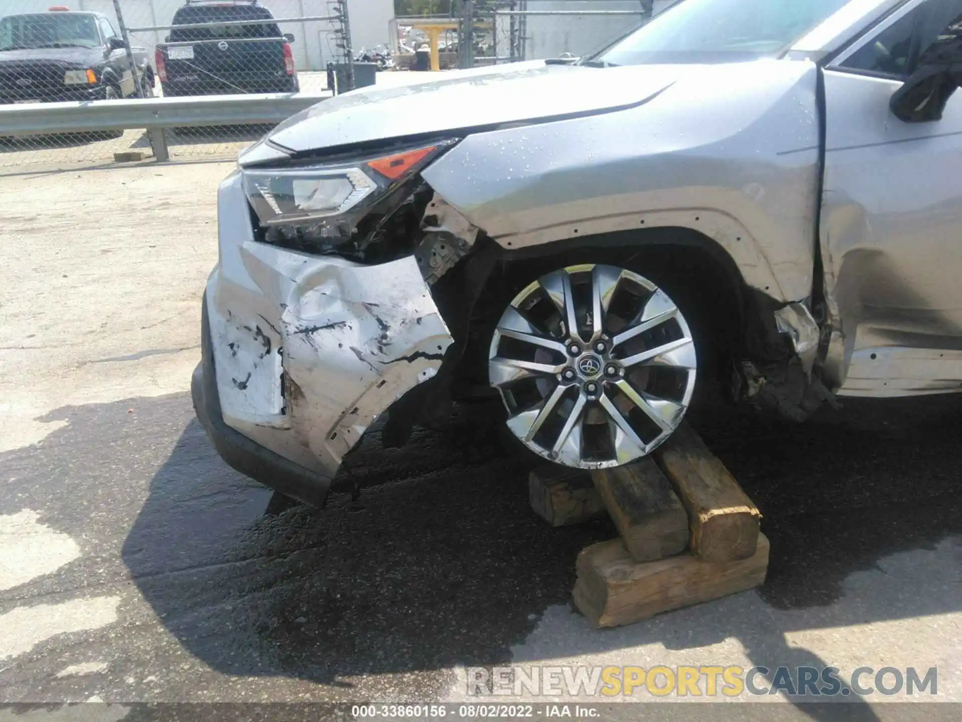 6 Photograph of a damaged car 2T3A1RFVXKC043690 TOYOTA RAV4 2019