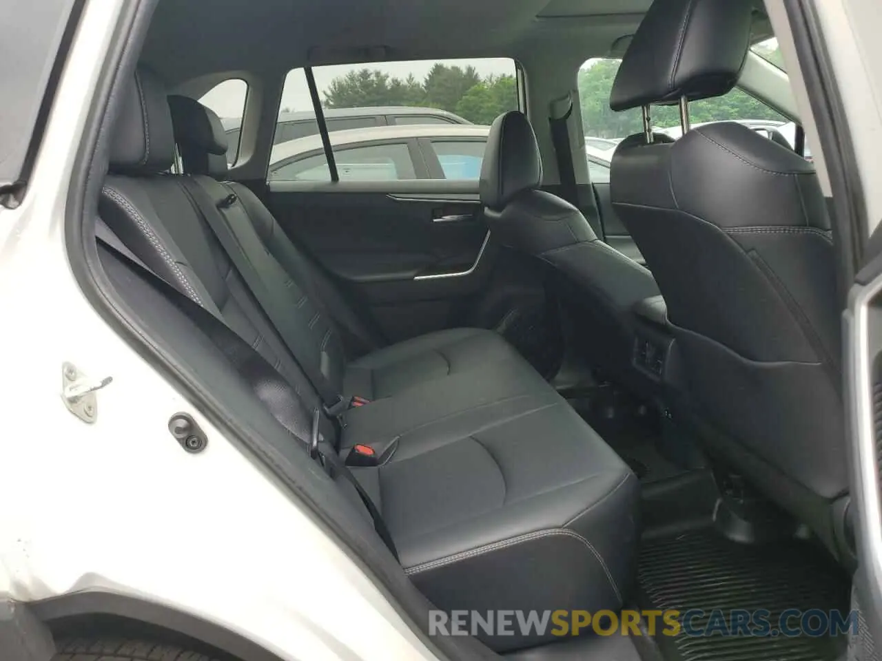11 Photograph of a damaged car 2T3A1RFVXKC044970 TOYOTA RAV4 2019